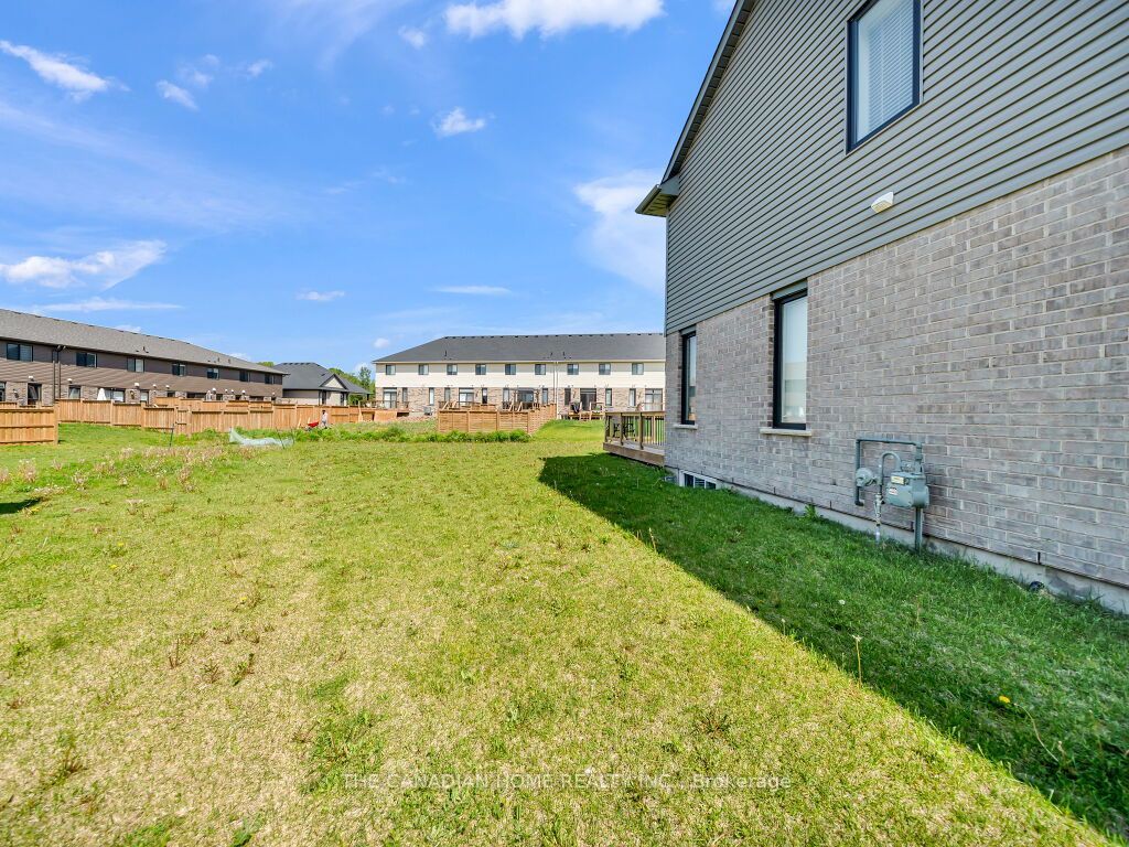 51 Keba Crescent N Property Photo 42