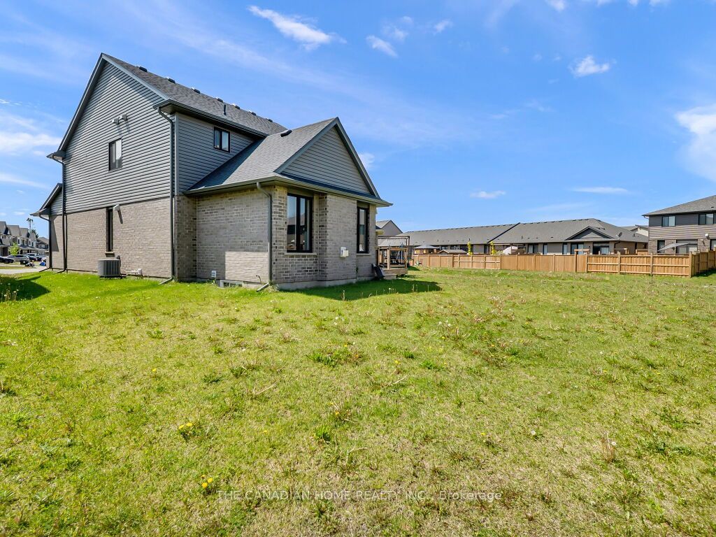 51 Keba Crescent N Property Photo 45