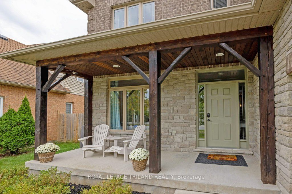 139 Skyline Avenue Property Photo 2