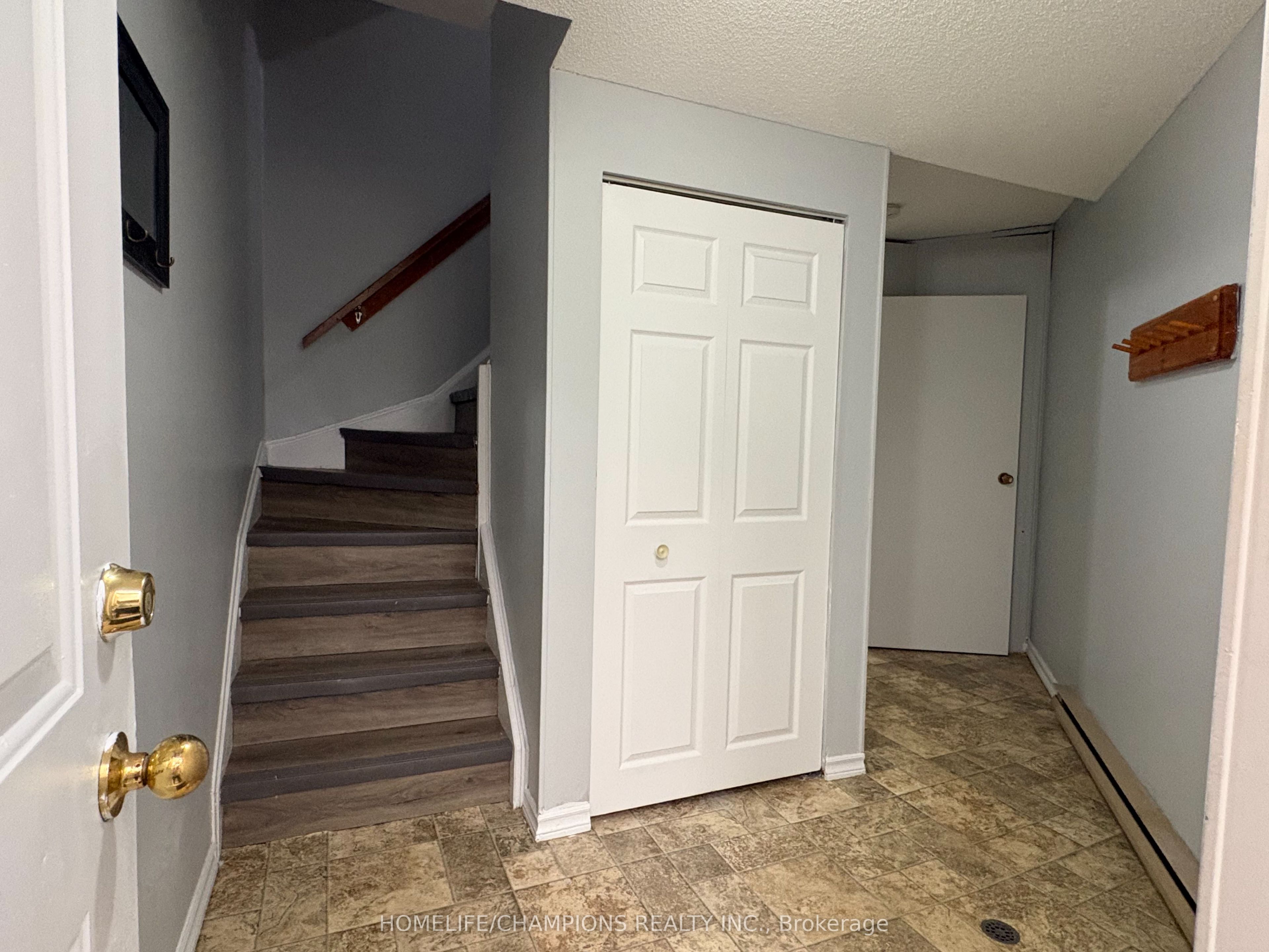60 Elmsdale Drive 33 Property Photo 3