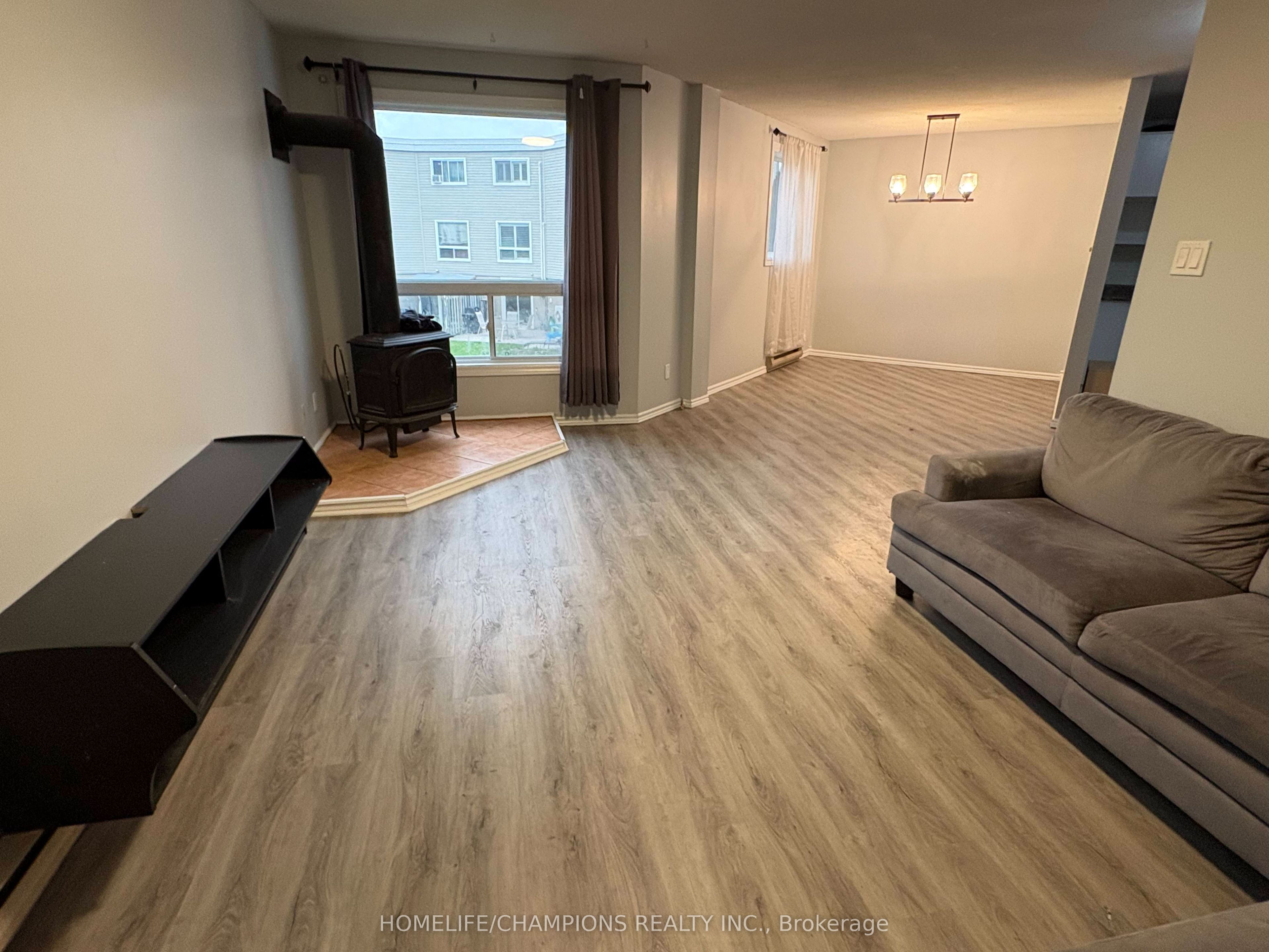 60 Elmsdale Drive 33 Property Photo 5
