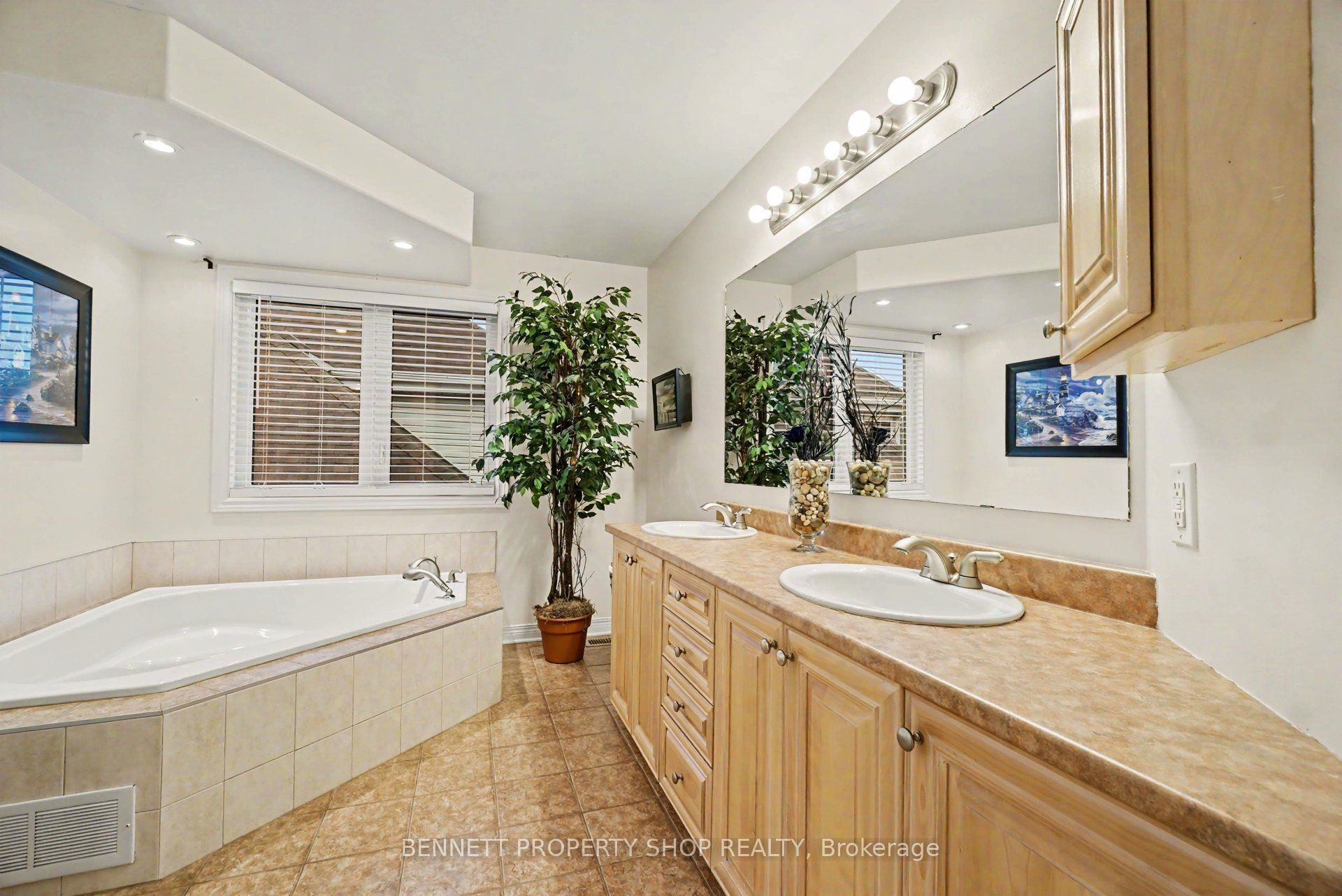 179 Sandra Crescent Property Photo 16