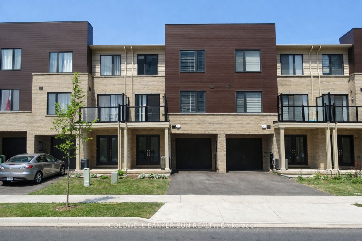 7 Roxanne Drive Property Photo 1