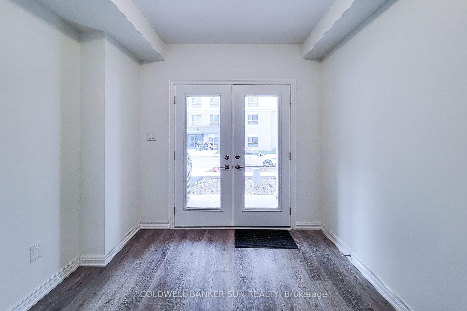 7 Roxanne Drive Property Photo 3