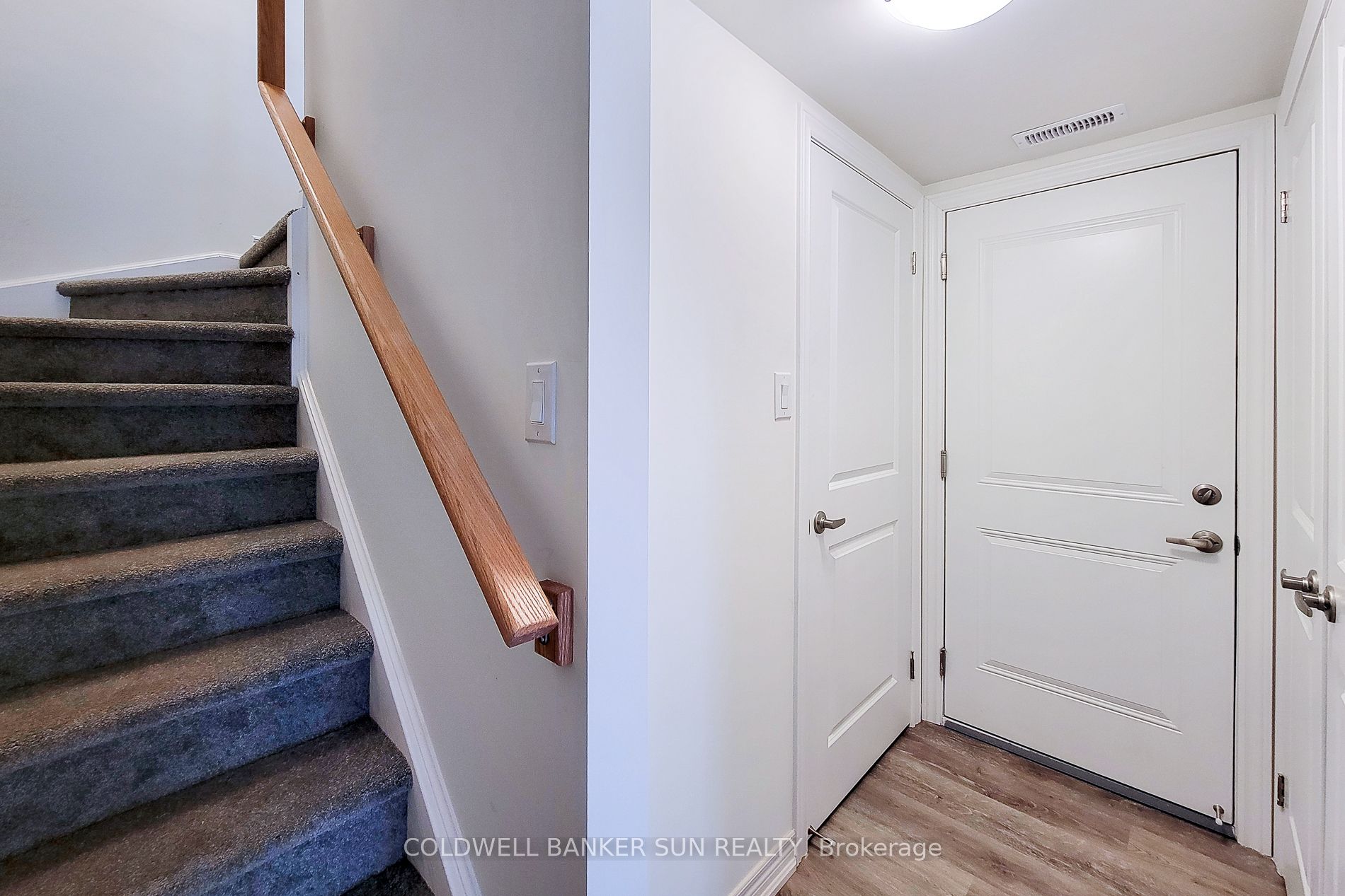 7 Roxanne Drive Property Photo 5