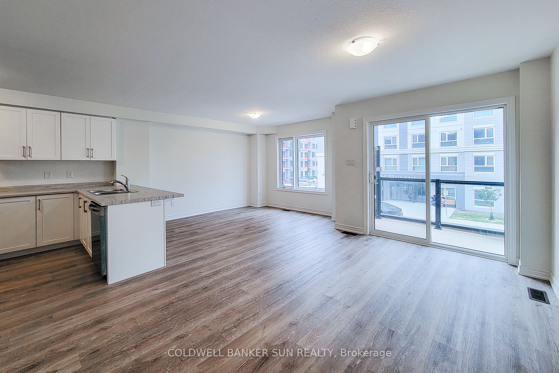 7 Roxanne Drive Property Photo 6