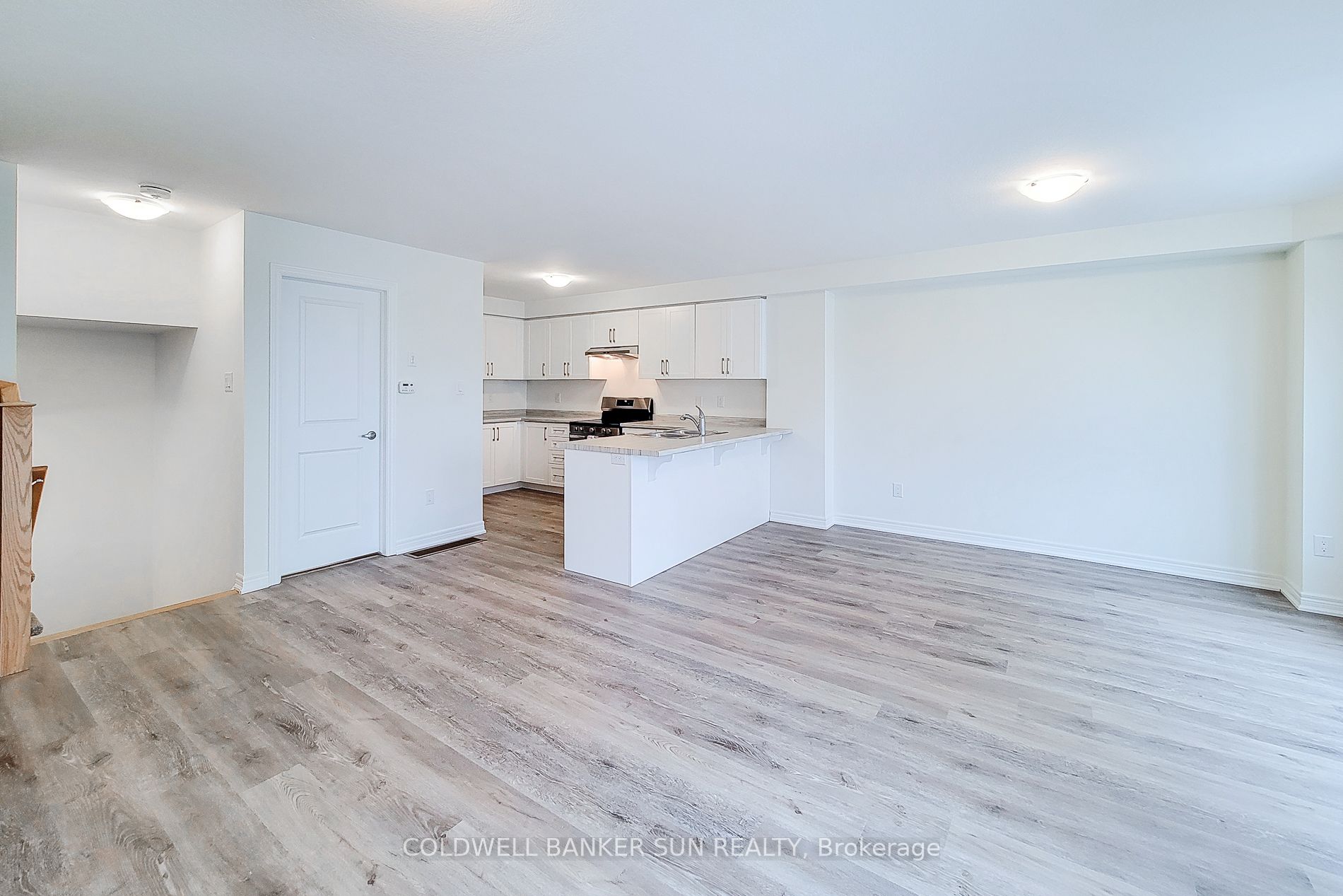 7 Roxanne Drive Property Photo 8