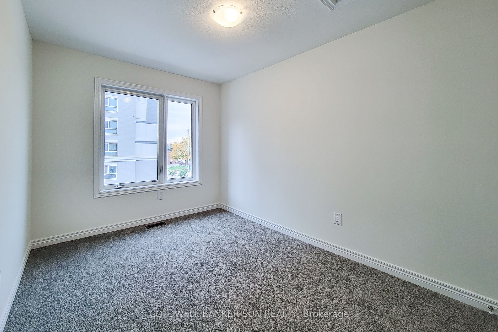 7 Roxanne Drive Property Photo 27