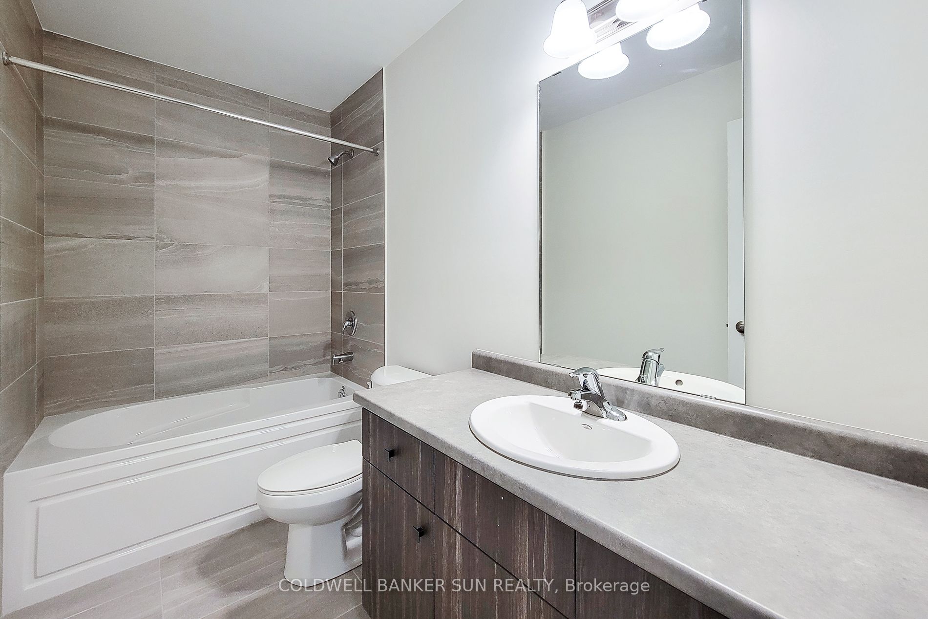 7 Roxanne Drive Property Photo 29
