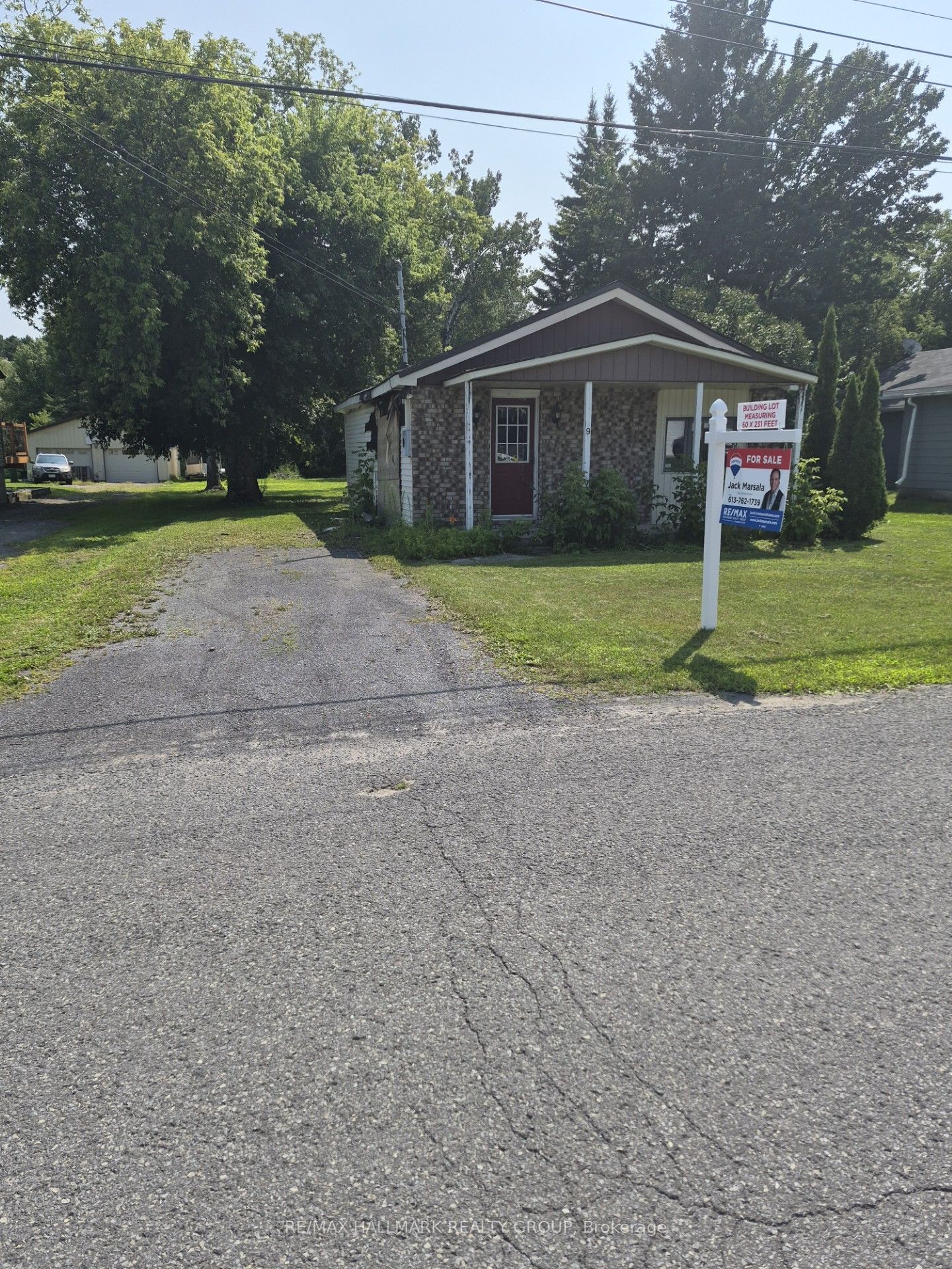 9 HERBERT Street Property Photo 1