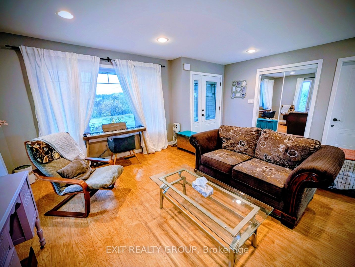 354 Riverside Parkway Property Photo 8