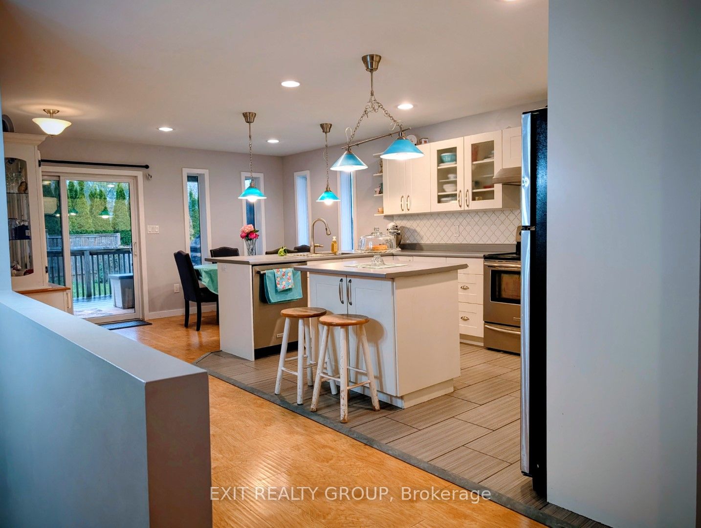 354 Riverside Parkway Property Photo 9