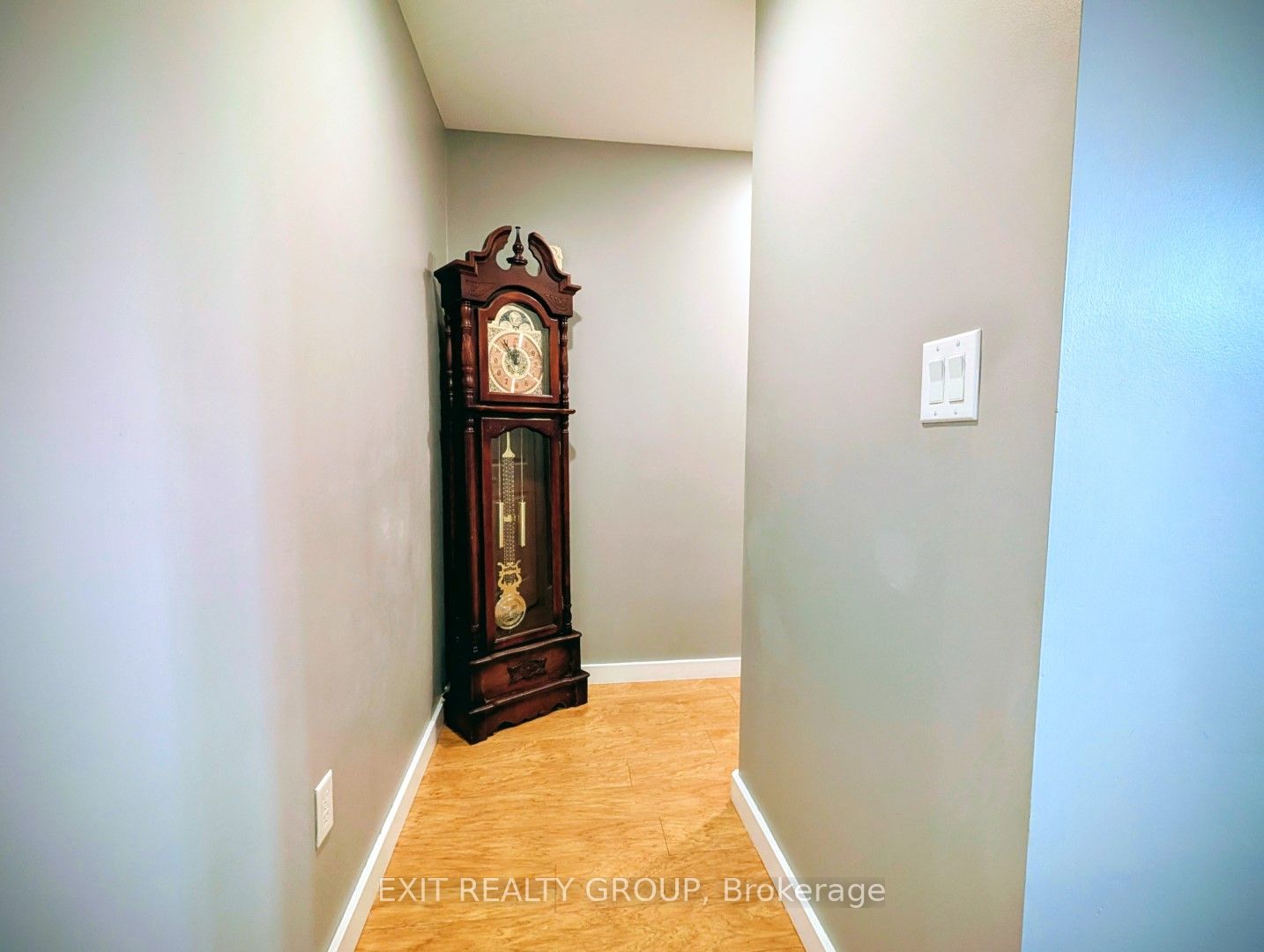 354 Riverside Parkway Property Photo 16