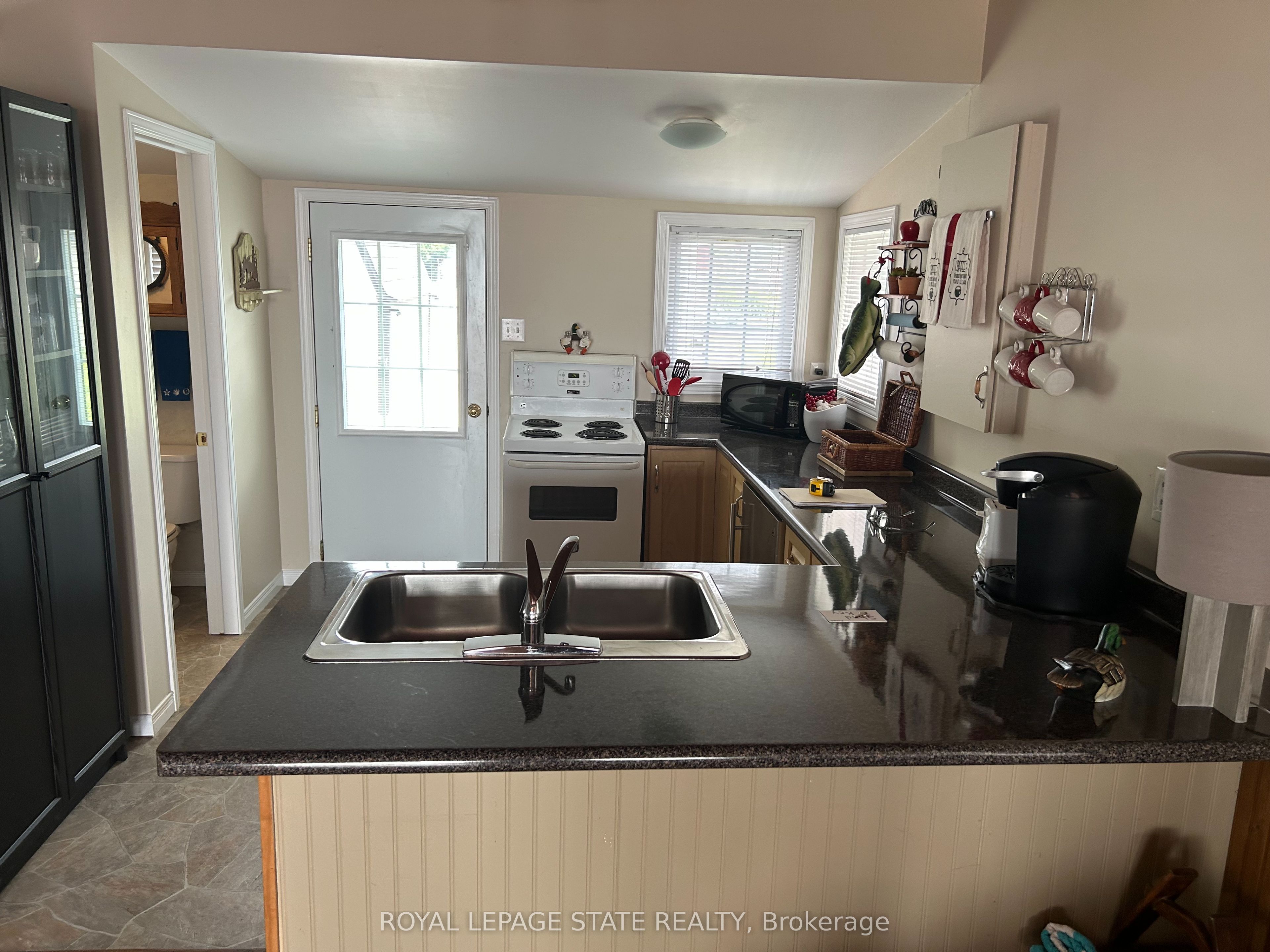 6 Lakeside Drive Property Photo 9