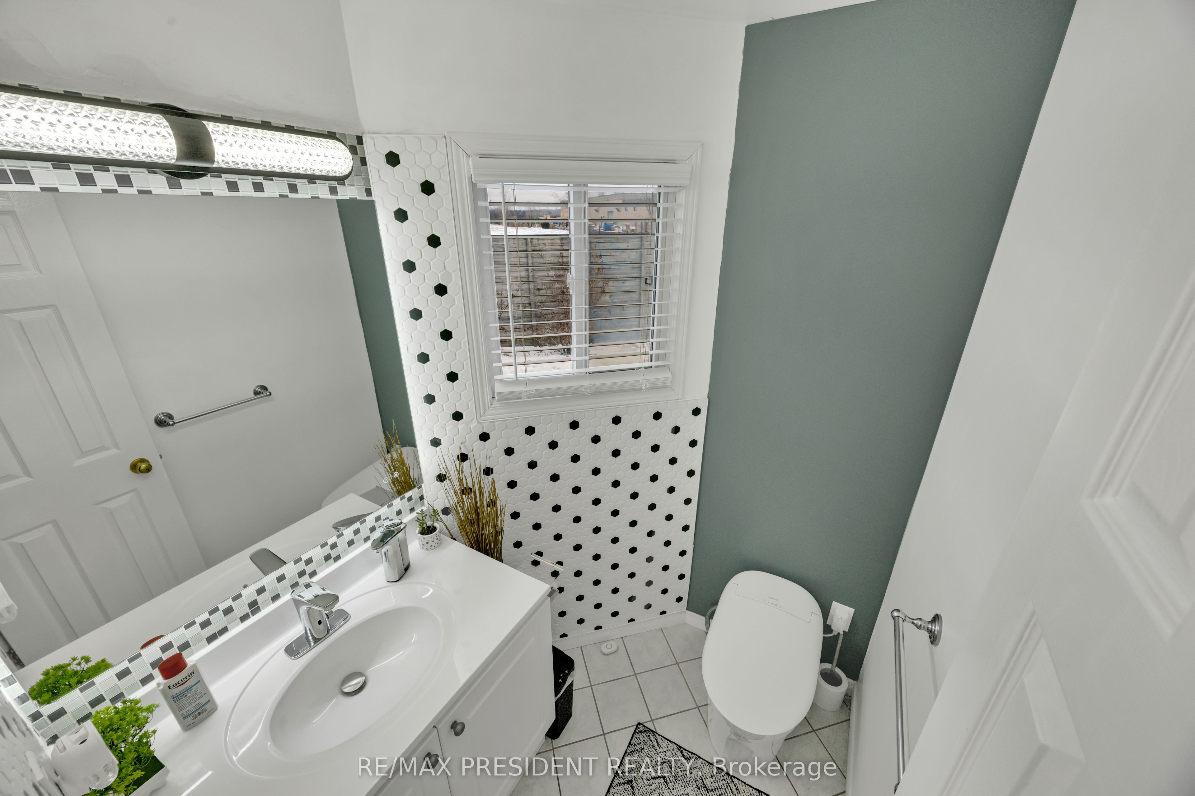 10 Chalkstone Drive 18 Property Photo 7