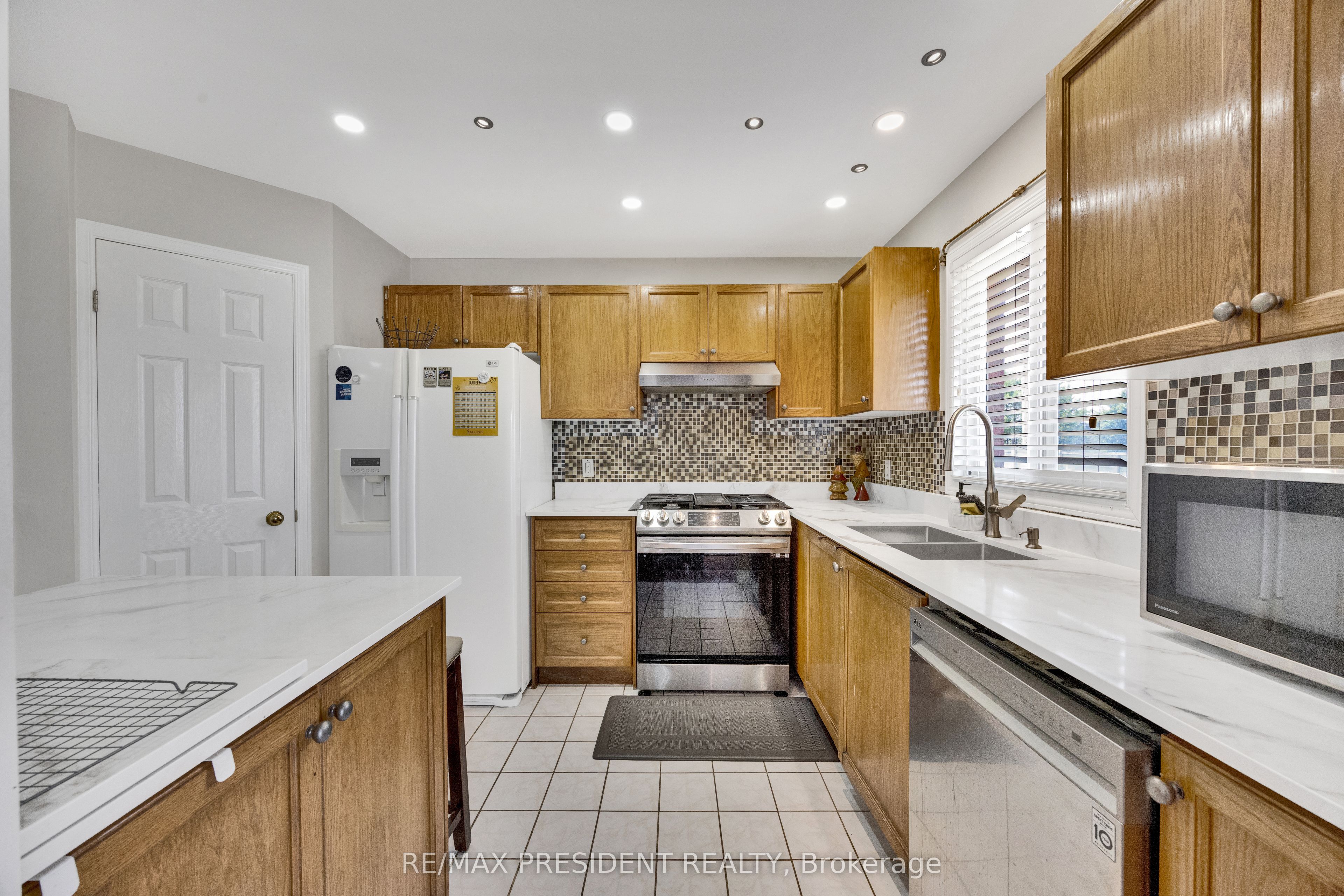 10 Chalkstone Drive 18 Property Photo 10