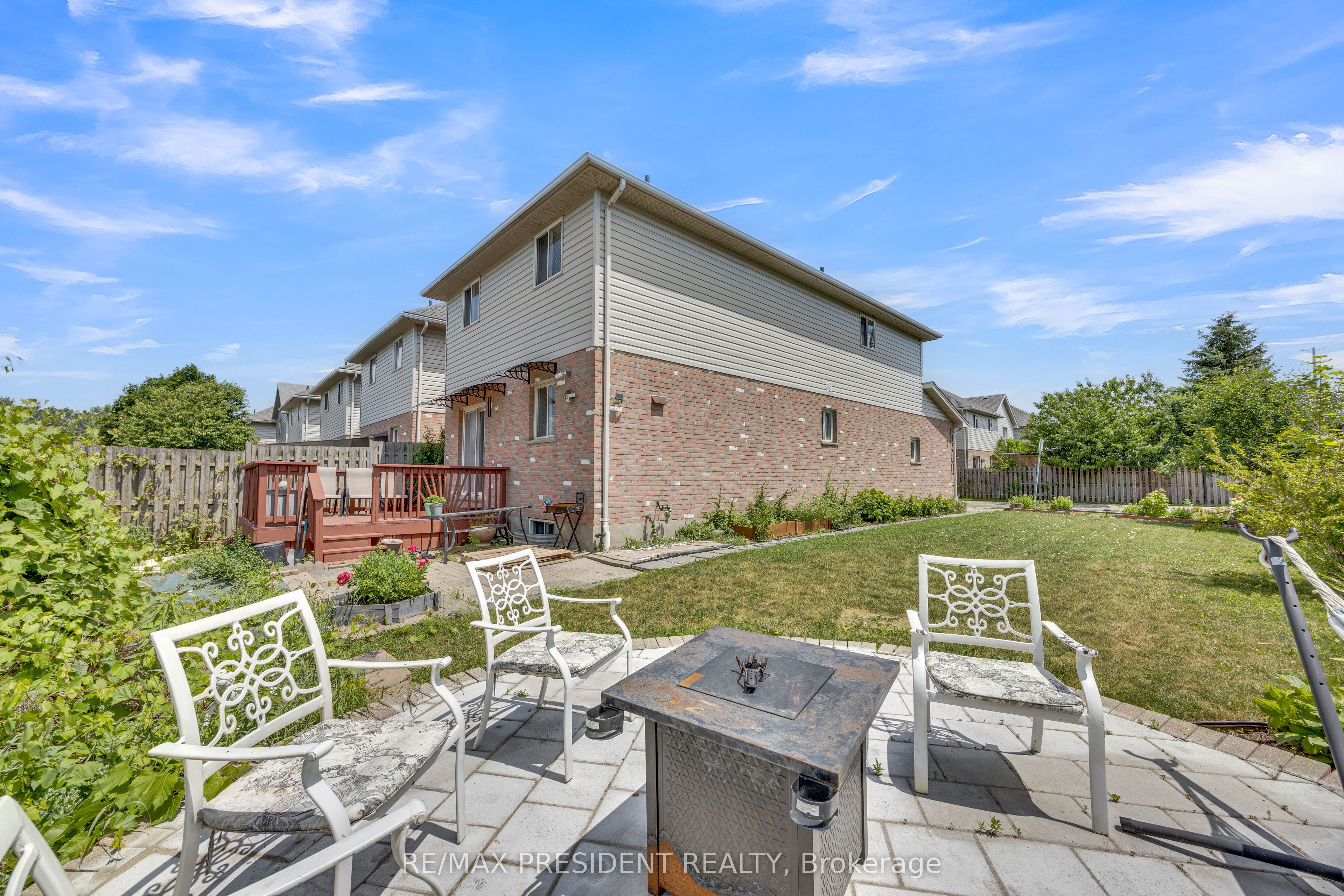 10 Chalkstone Drive 18 Property Photo 33