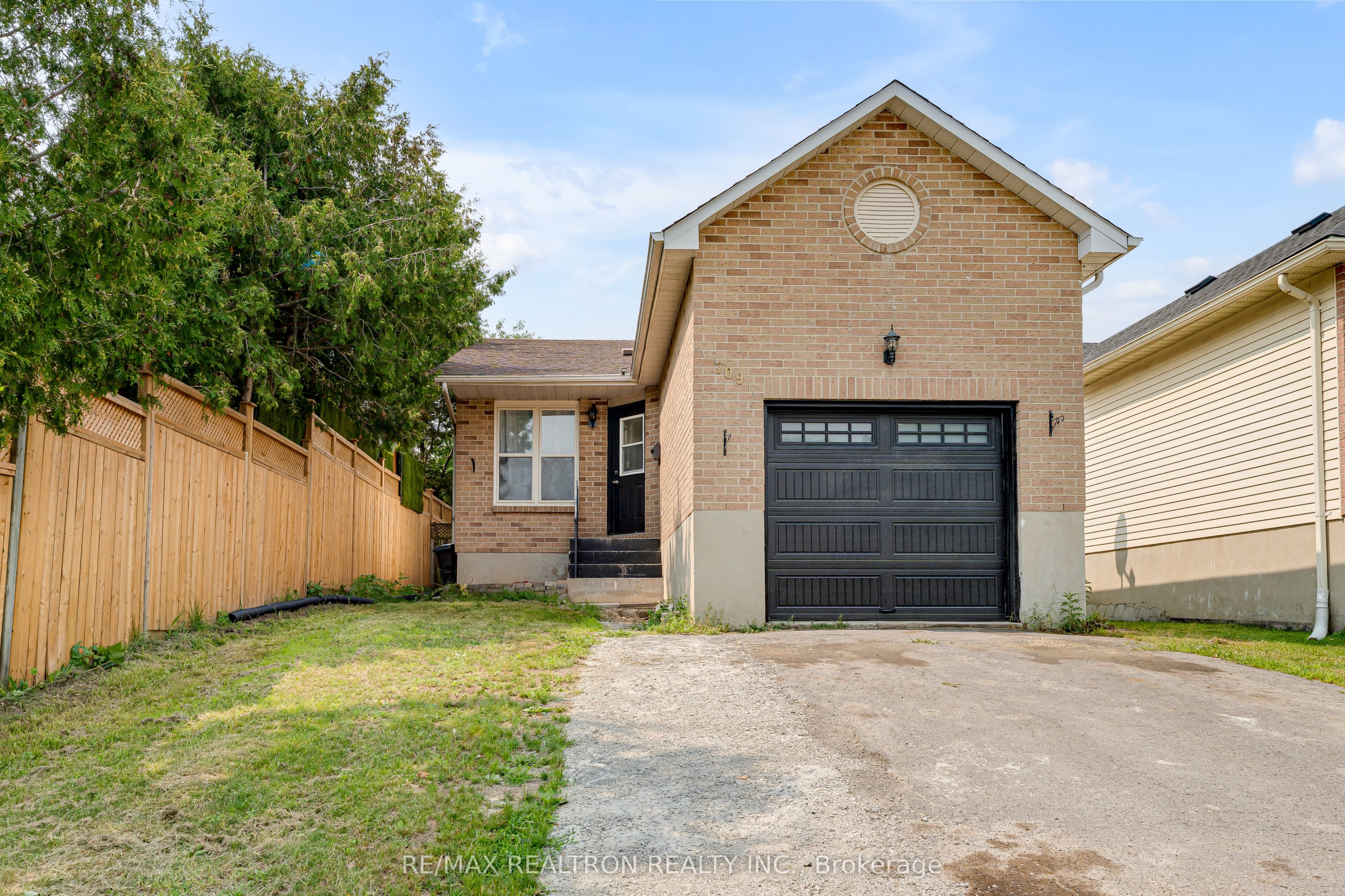 709 Ridley Drive Property Photo 2