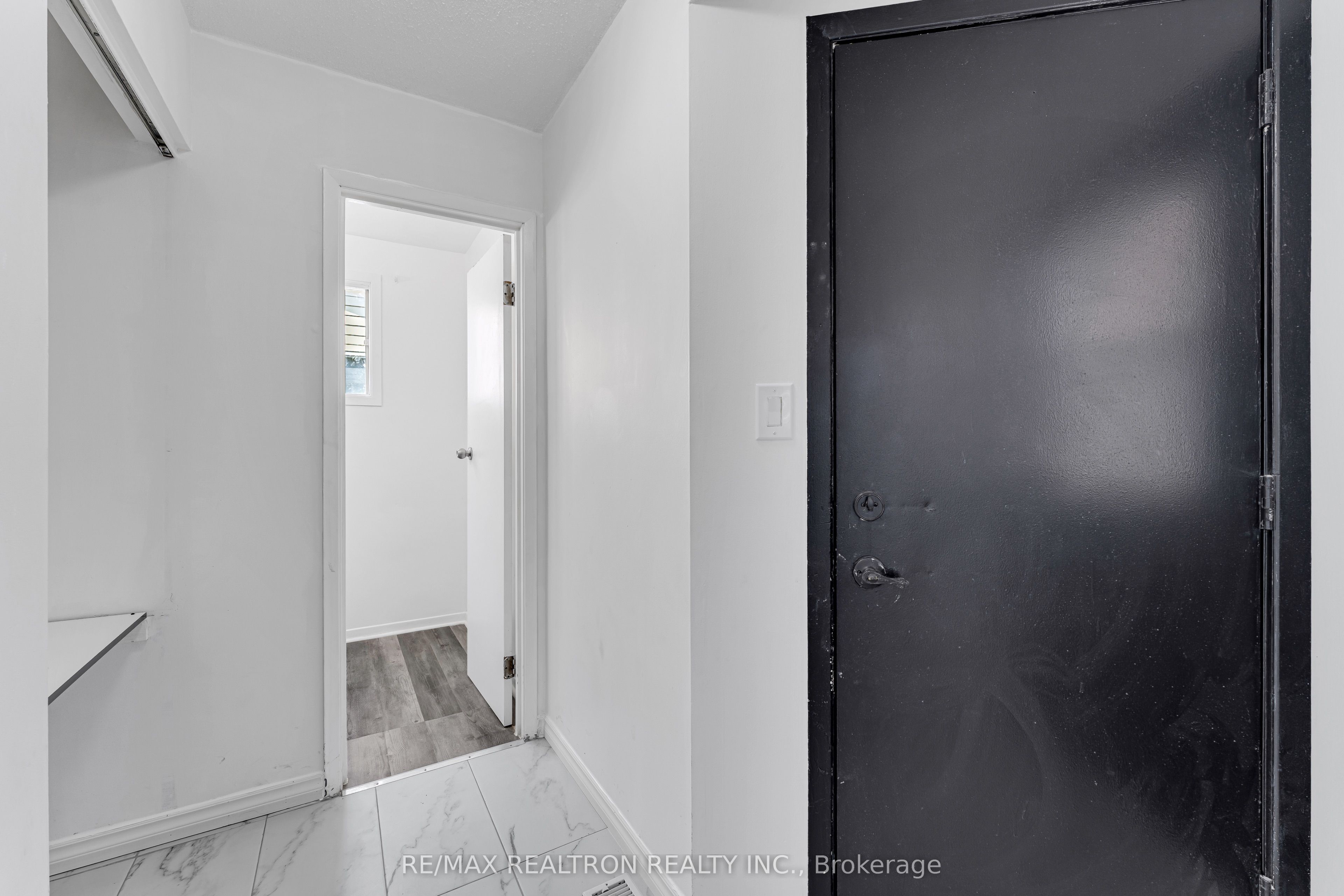 709 Ridley Drive Property Photo 4