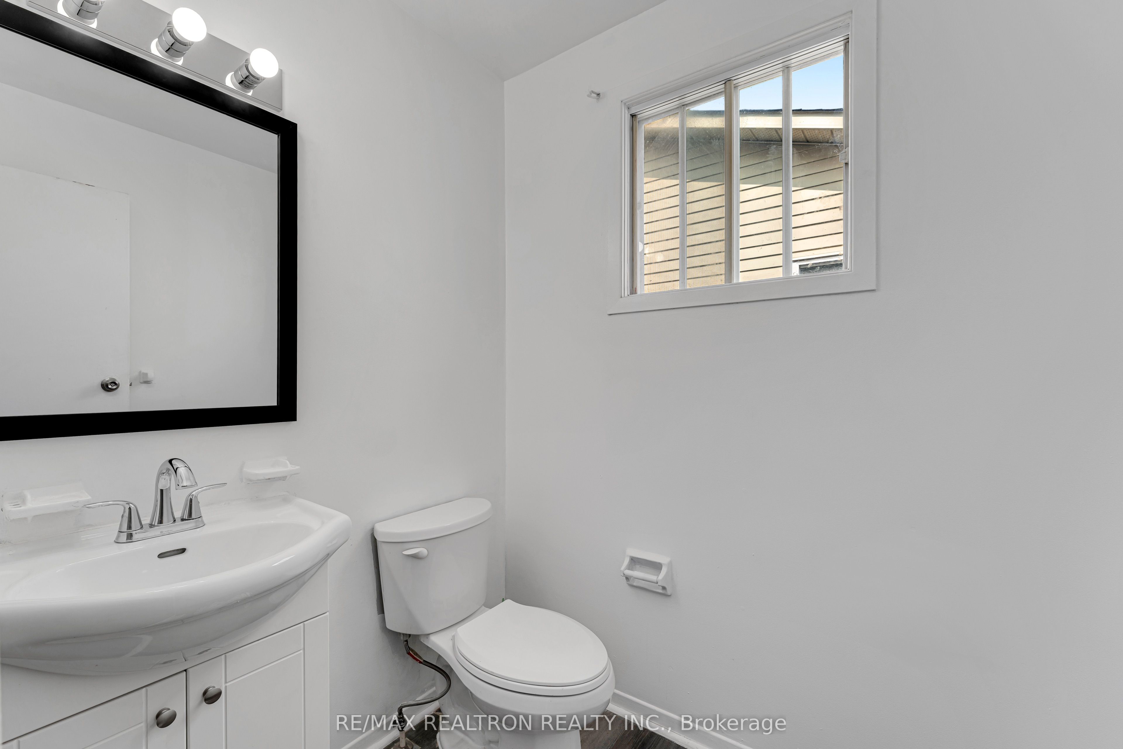 709 Ridley Drive Property Photo 6