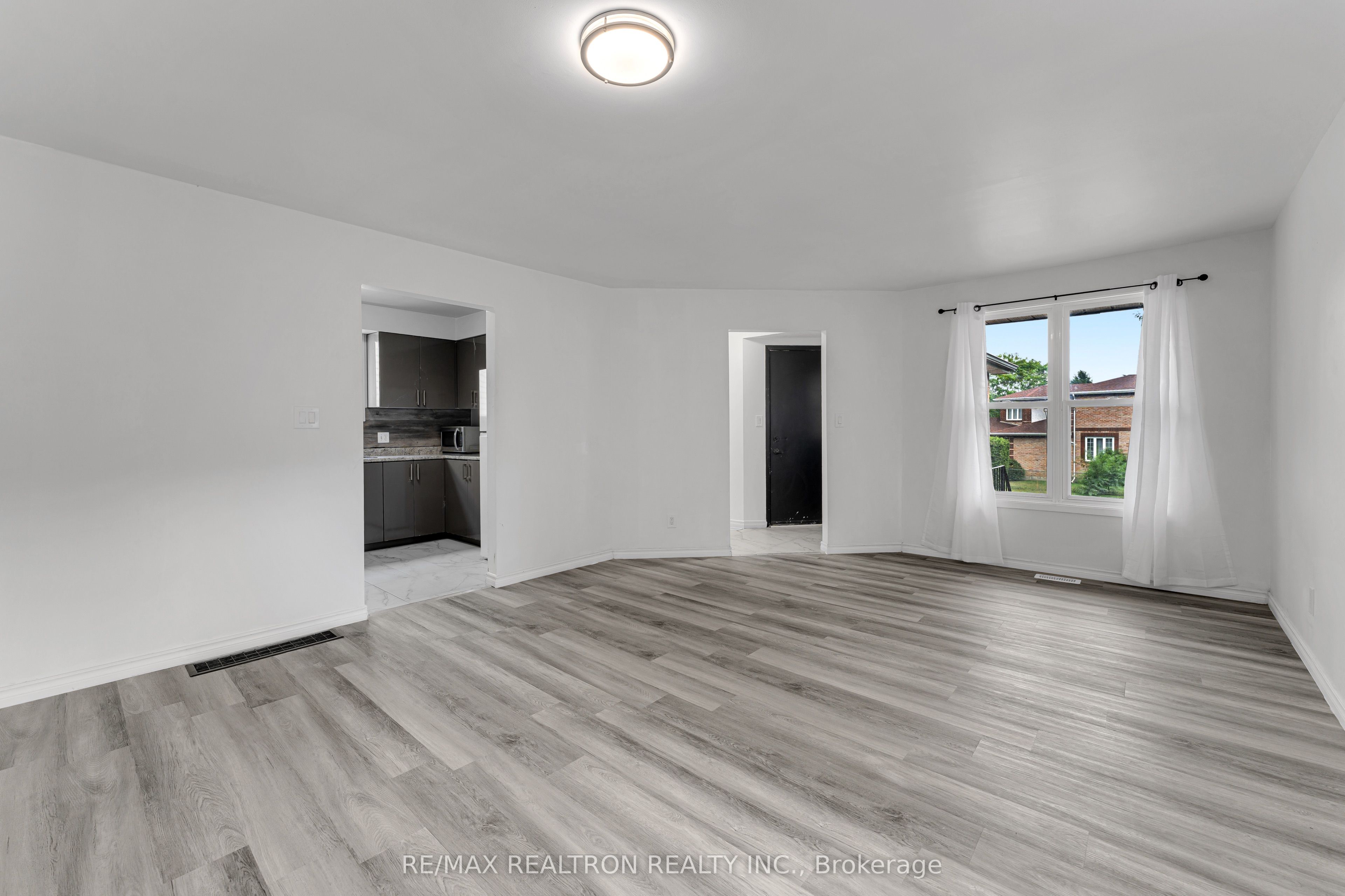 709 Ridley Drive Property Photo 8
