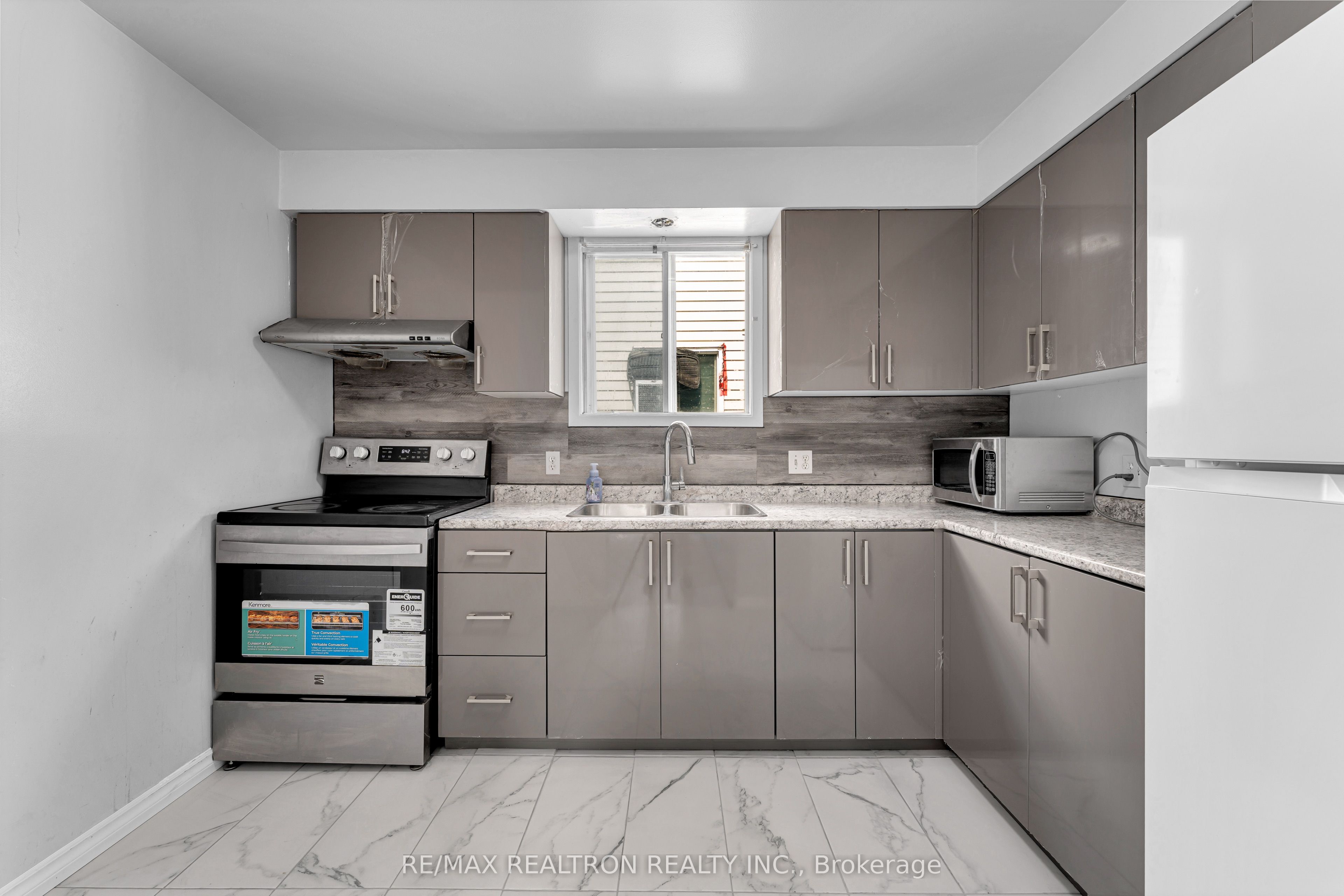 709 Ridley Drive Property Photo 10