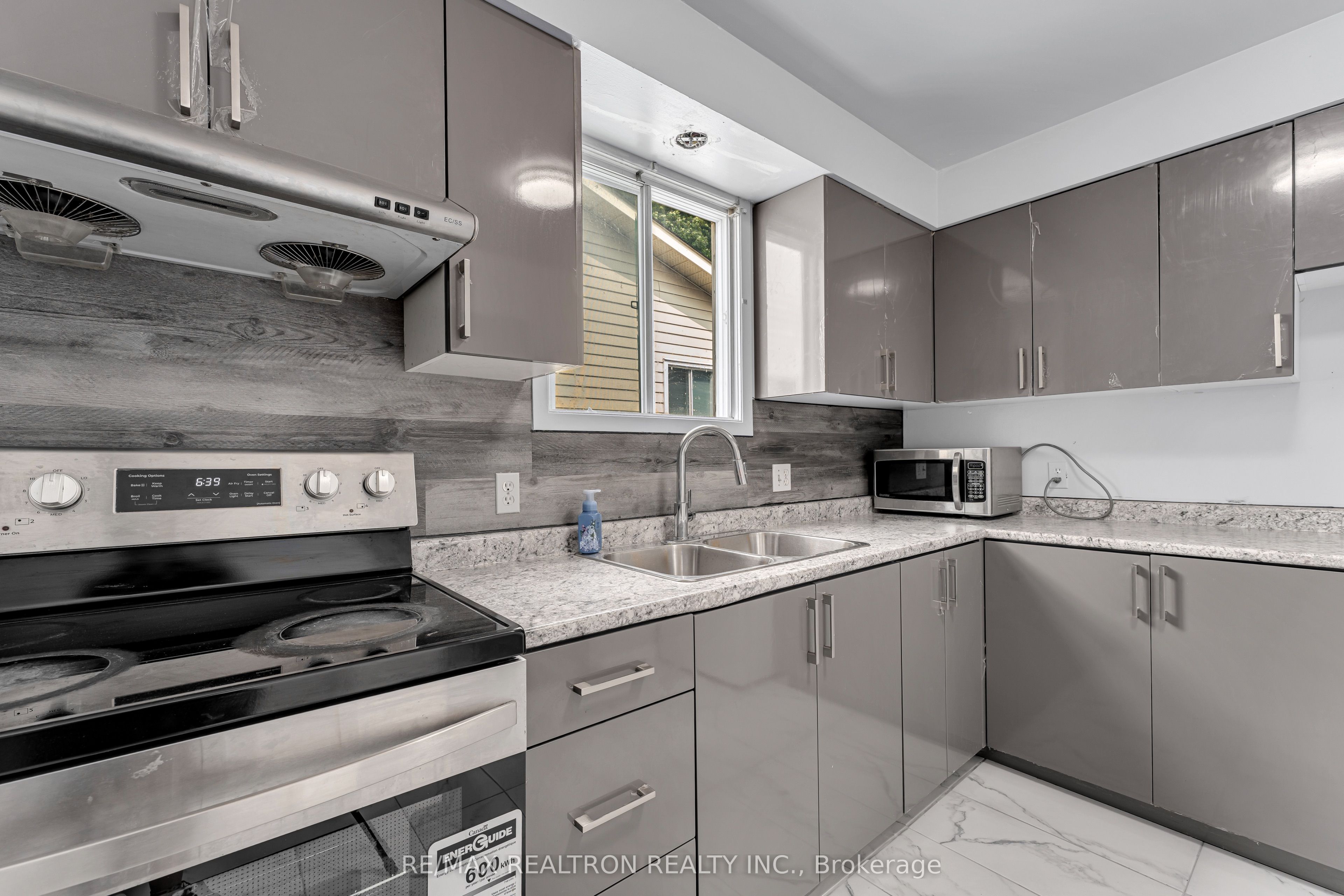 709 Ridley Drive Property Photo 11