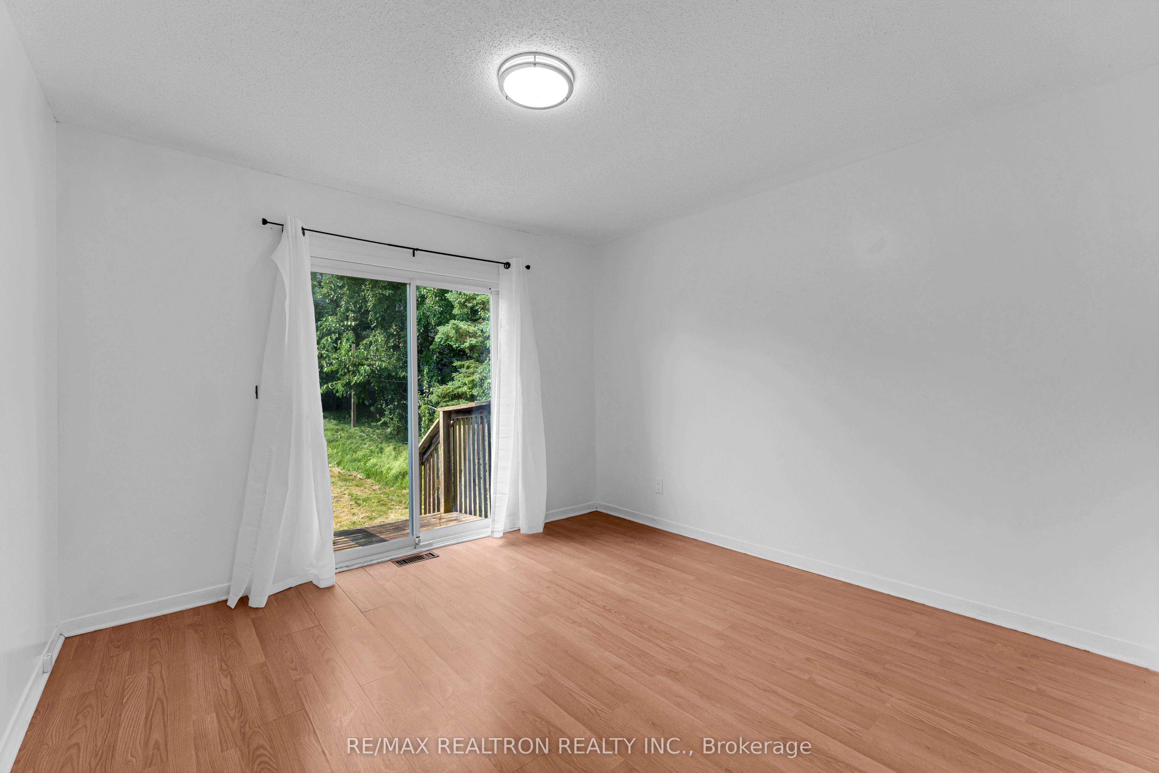 709 Ridley Drive Property Photo 14