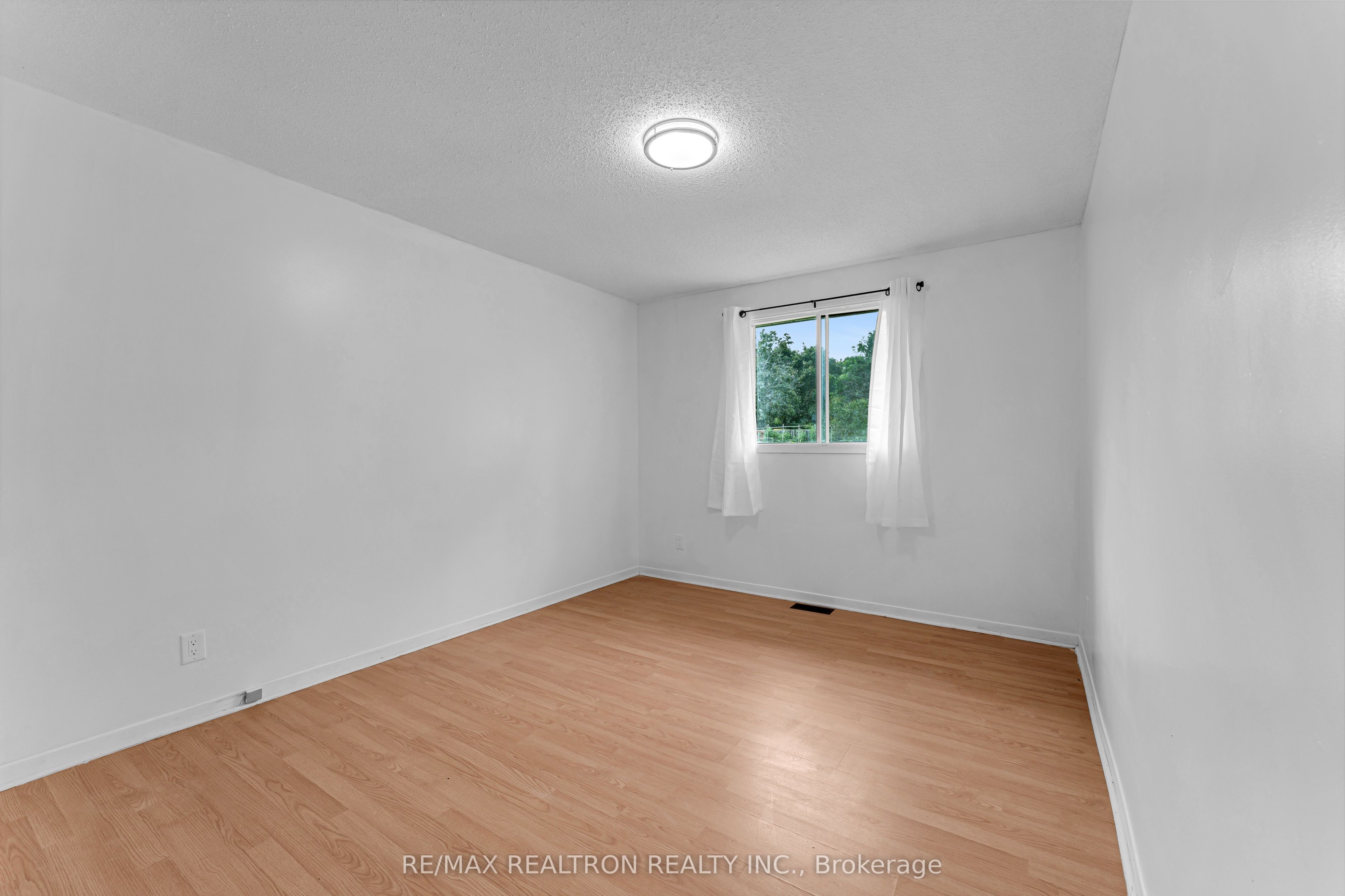 709 Ridley Drive Property Photo 16