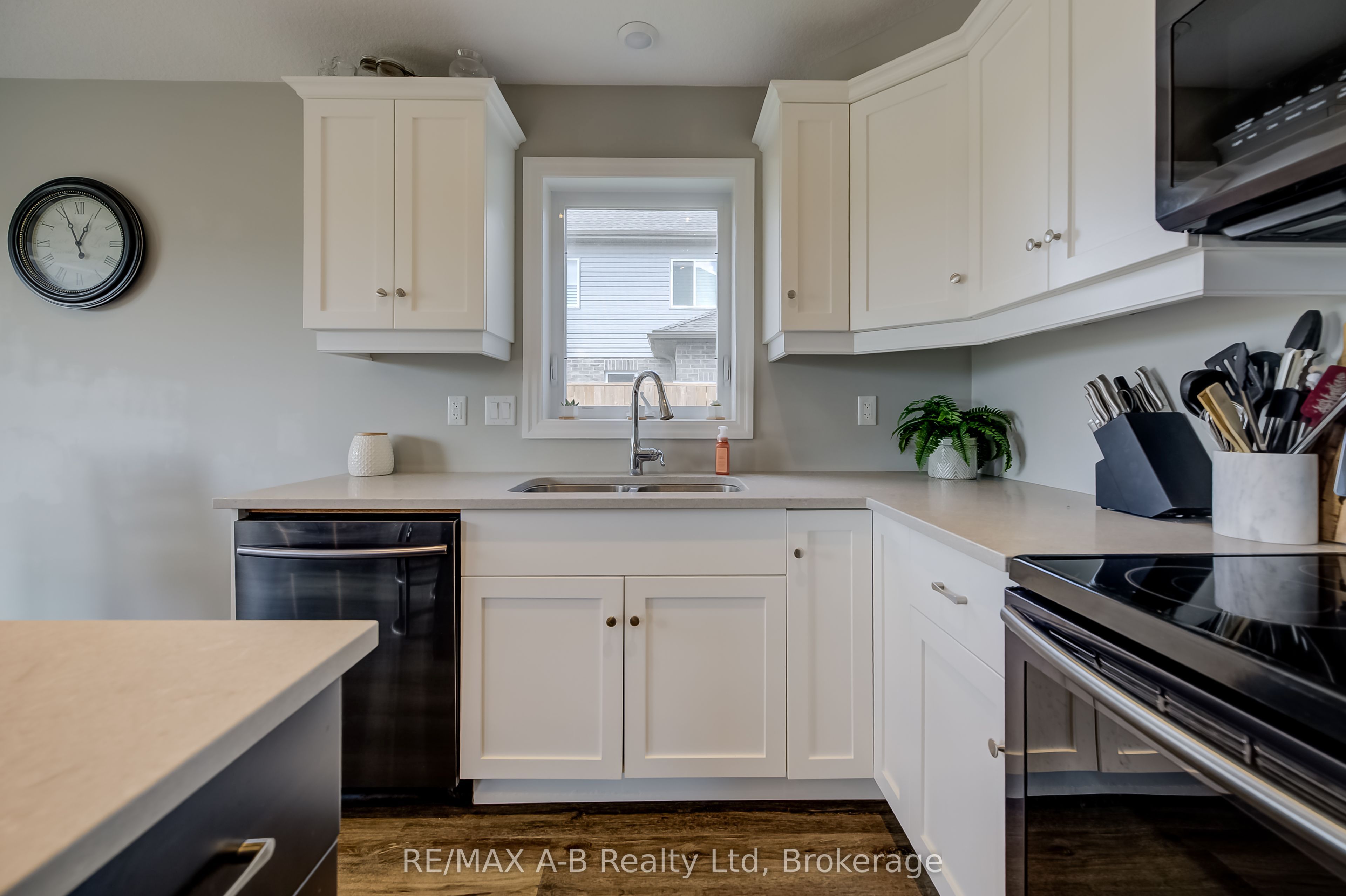 122 Halliday Drive Property Photo 13