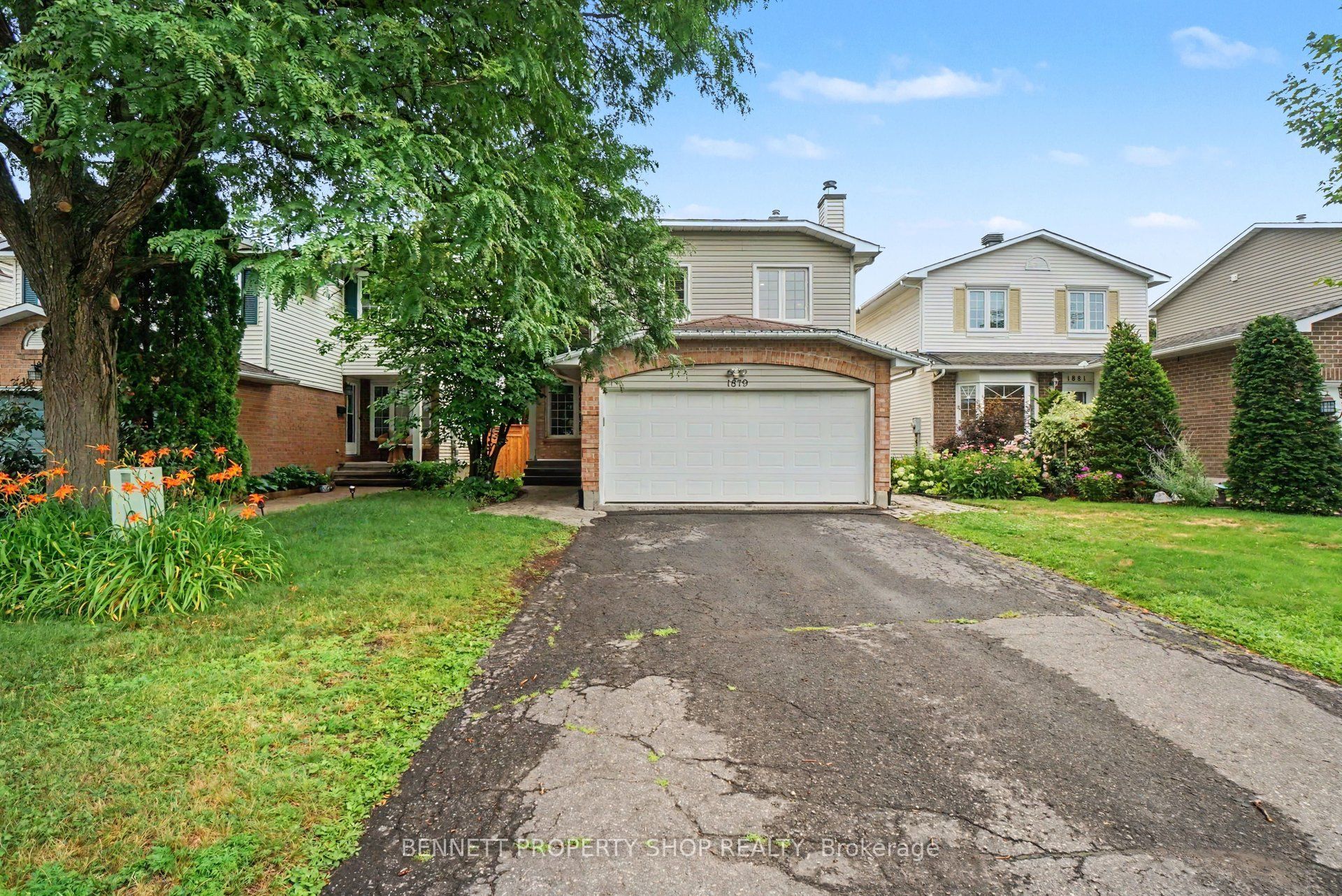 1879 Leclair Crescent