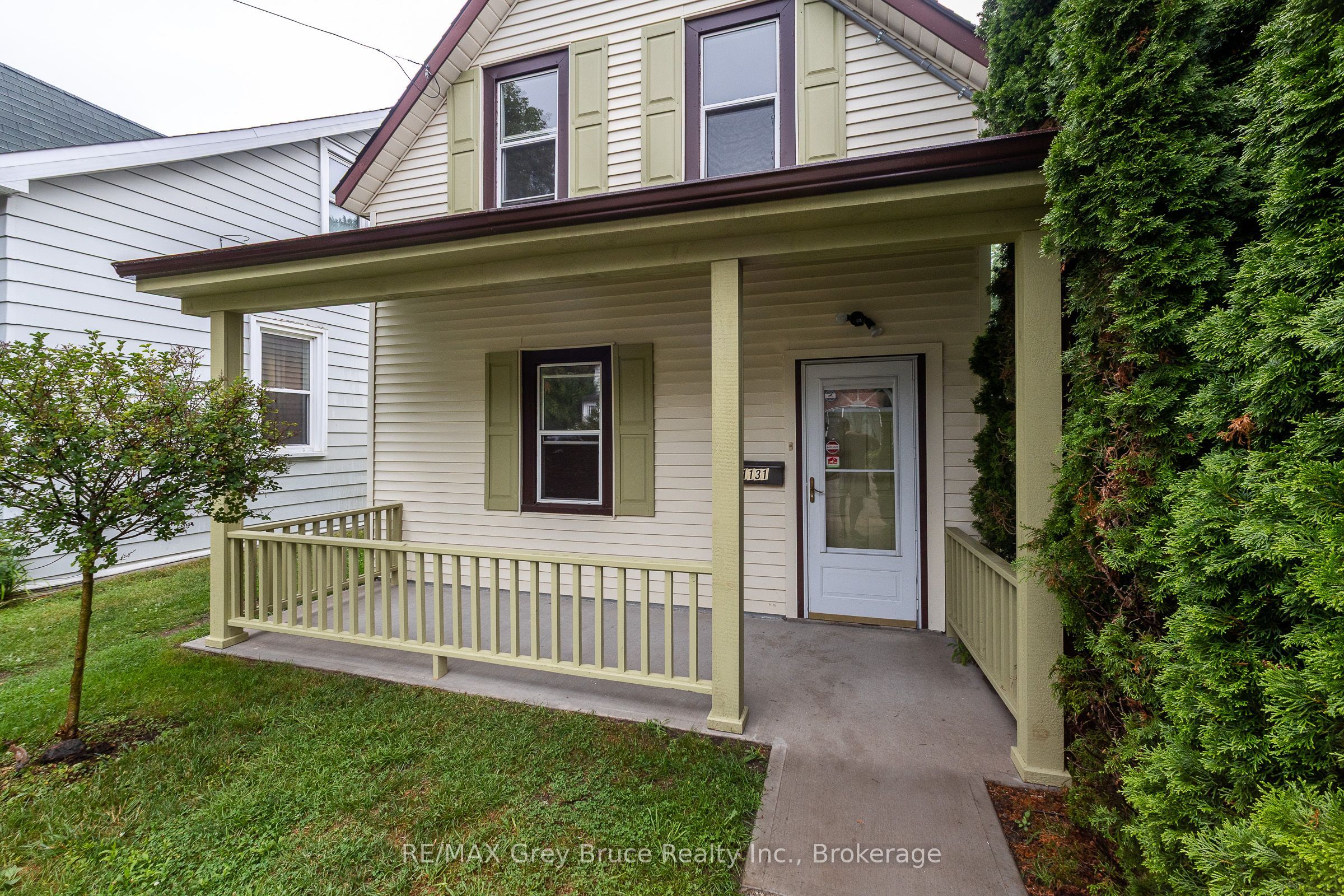 1131 3rd Avenue W Property Photo 1