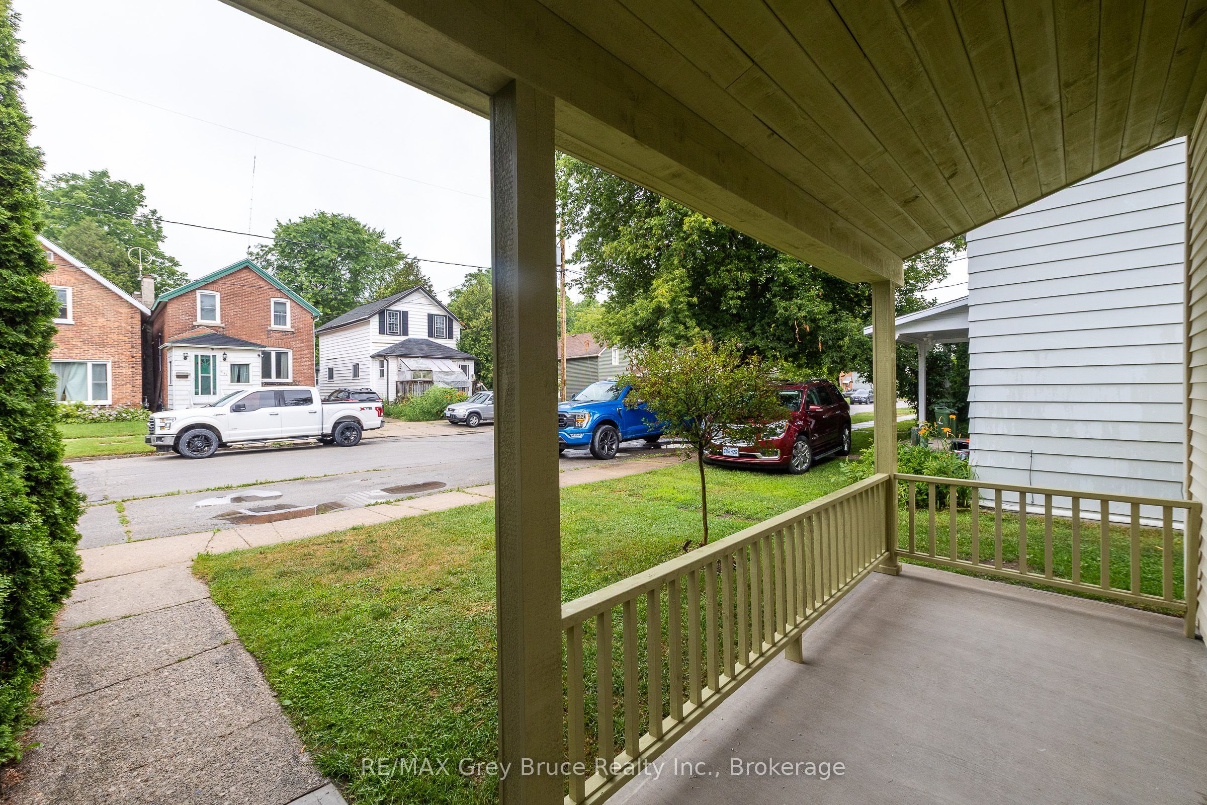 1131 3rd Avenue W Property Photo 4