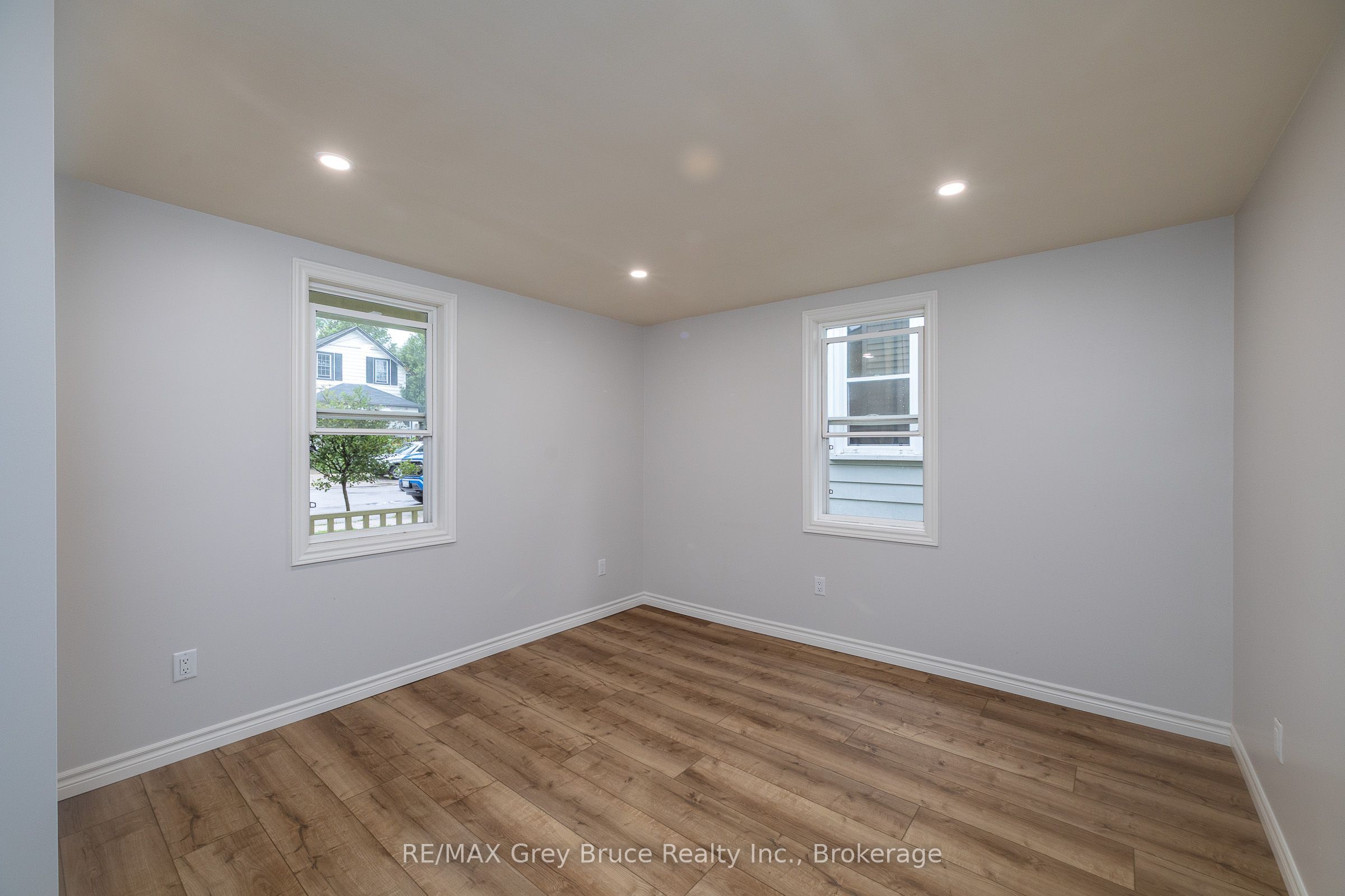 1131 3rd Avenue W Property Photo 9
