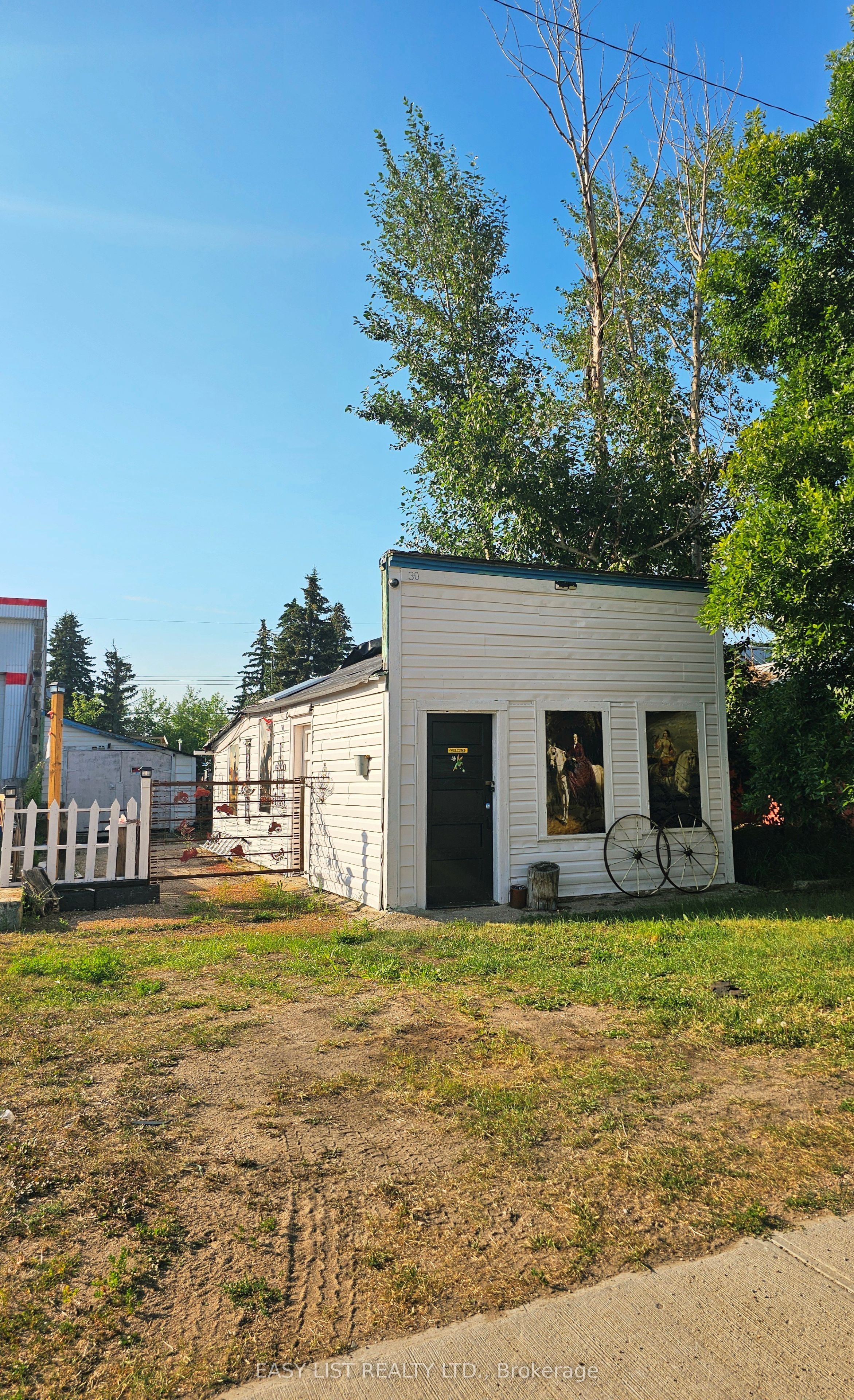 30 Mckenzie Avenue Property Photo 1