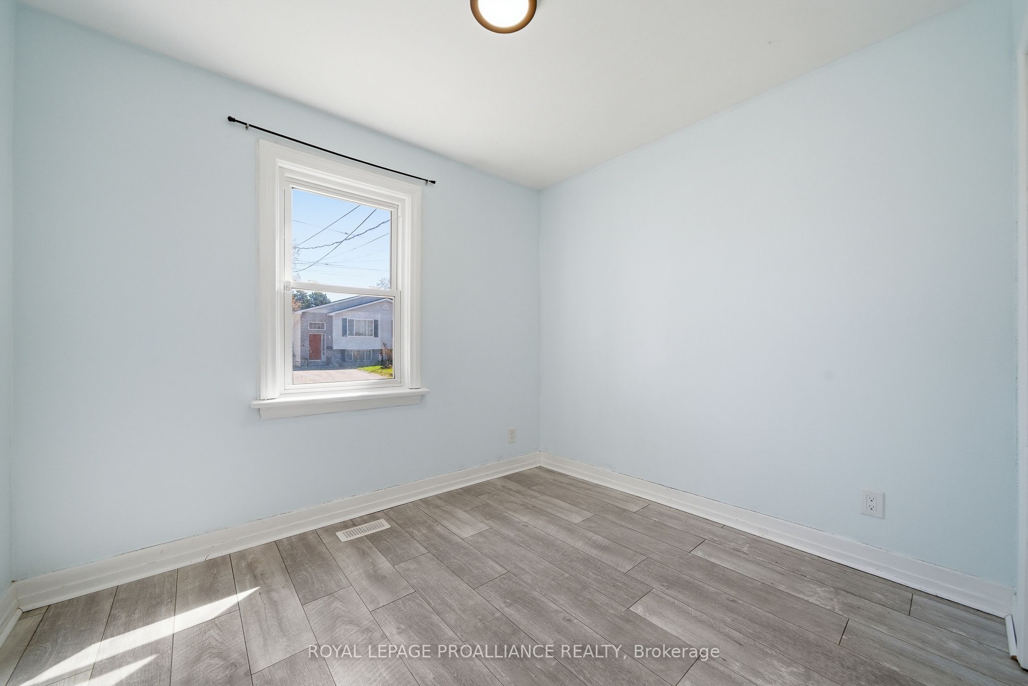 38 Oak Street Property Photo 26