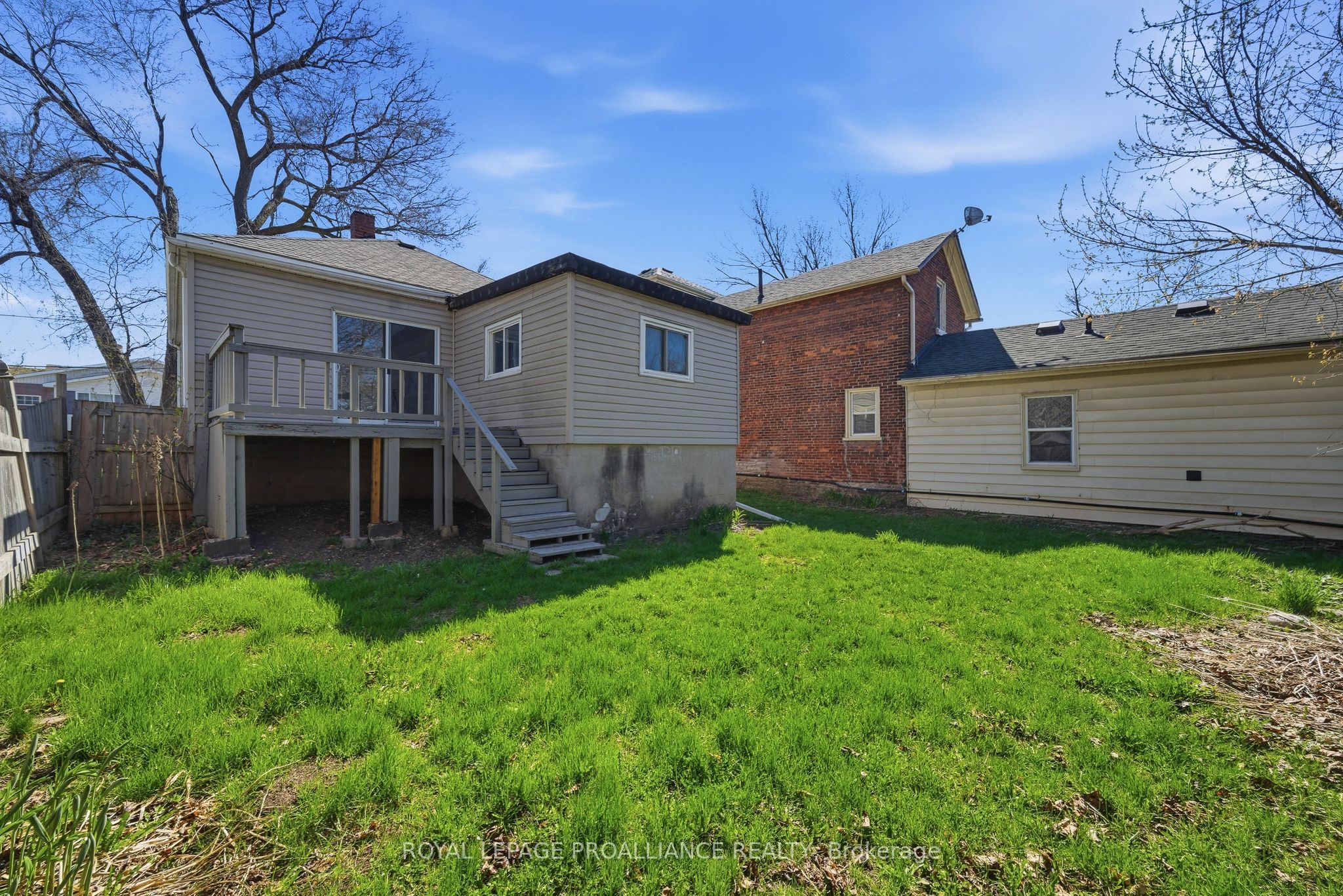 38 Oak Street Property Photo 32