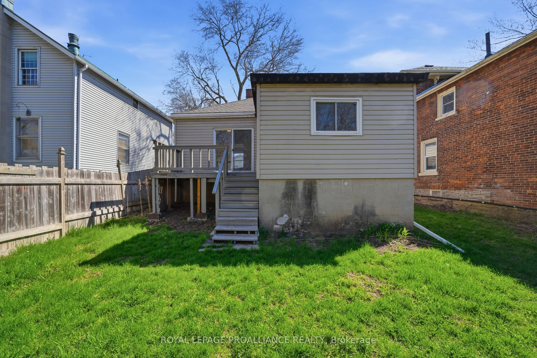 38 Oak Street Property Photo 33