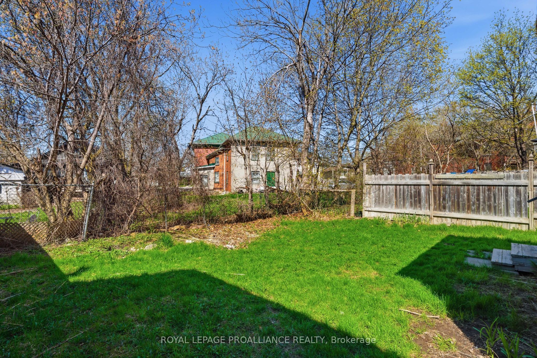 38 Oak Street Property Photo 36