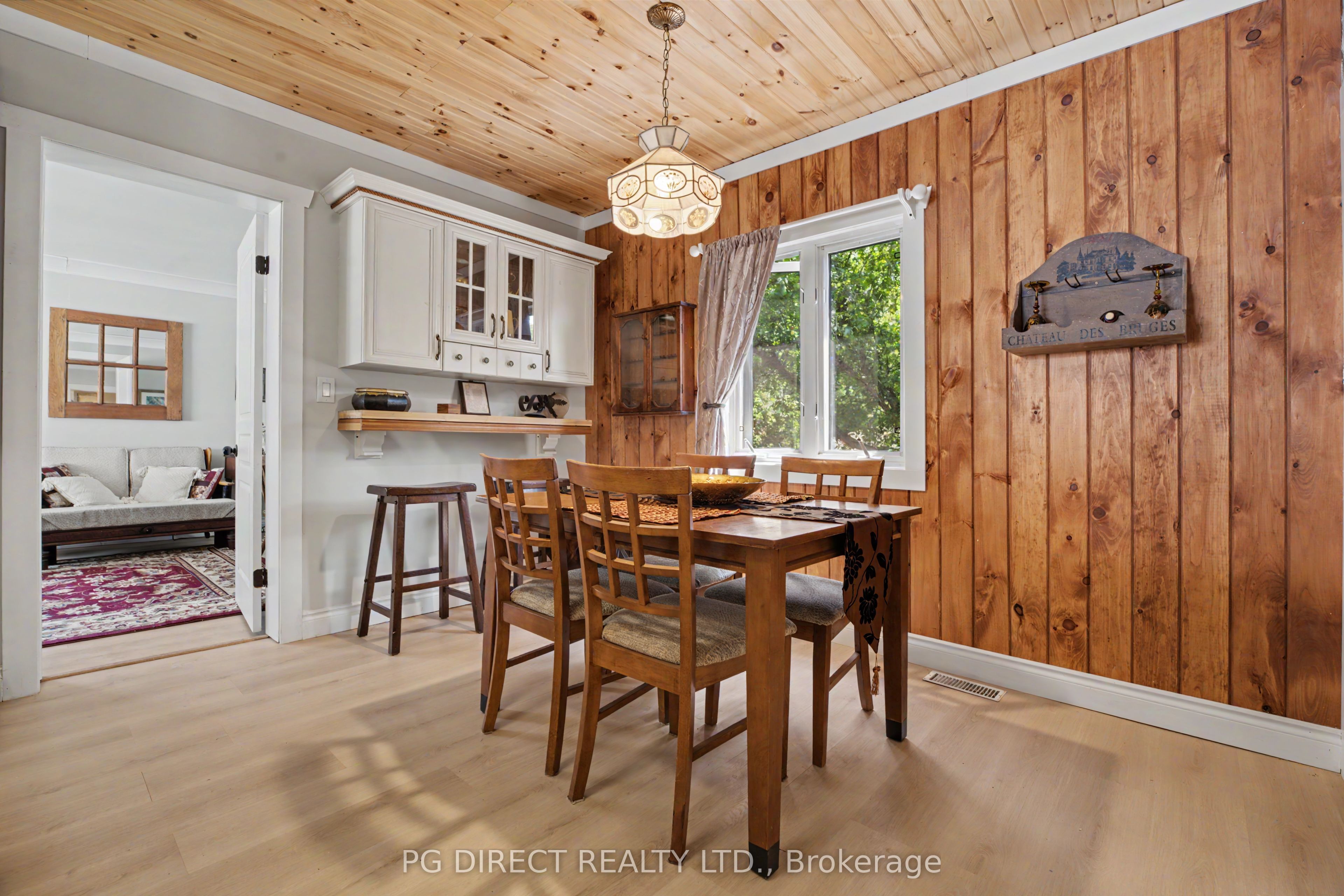 160 Centre Street Property Photo 4