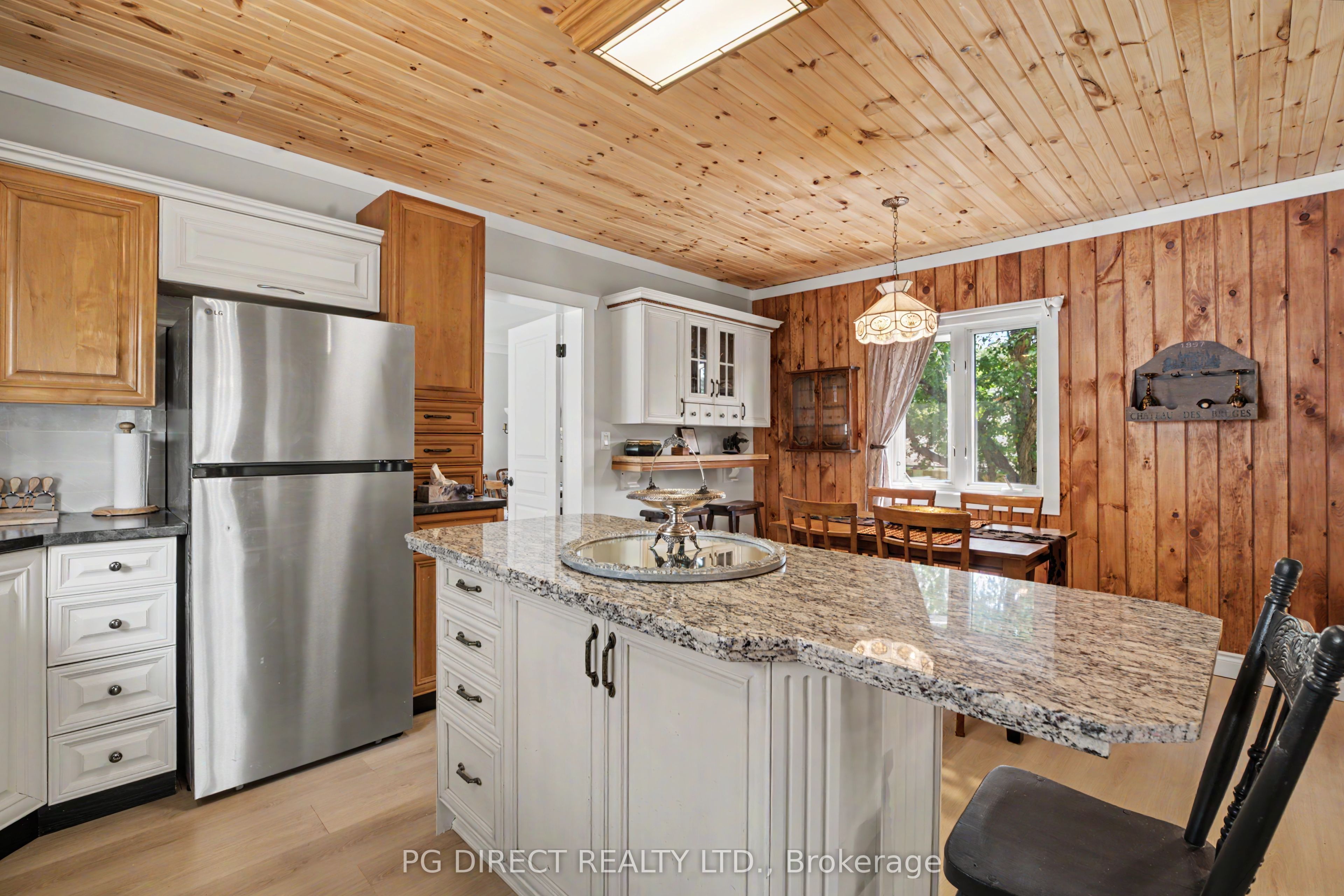 160 Centre Street Property Photo 5