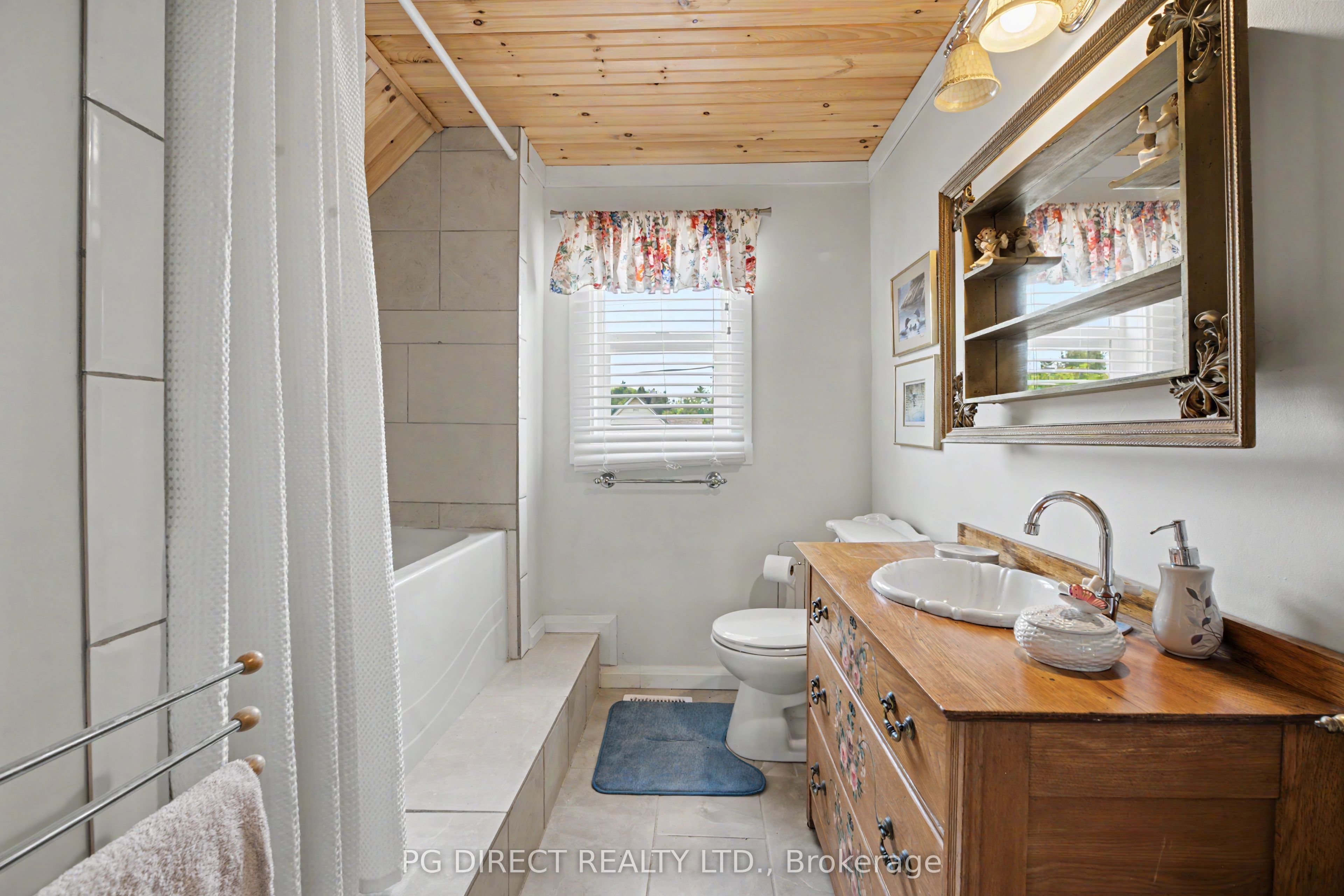 160 Centre Street Property Photo 17