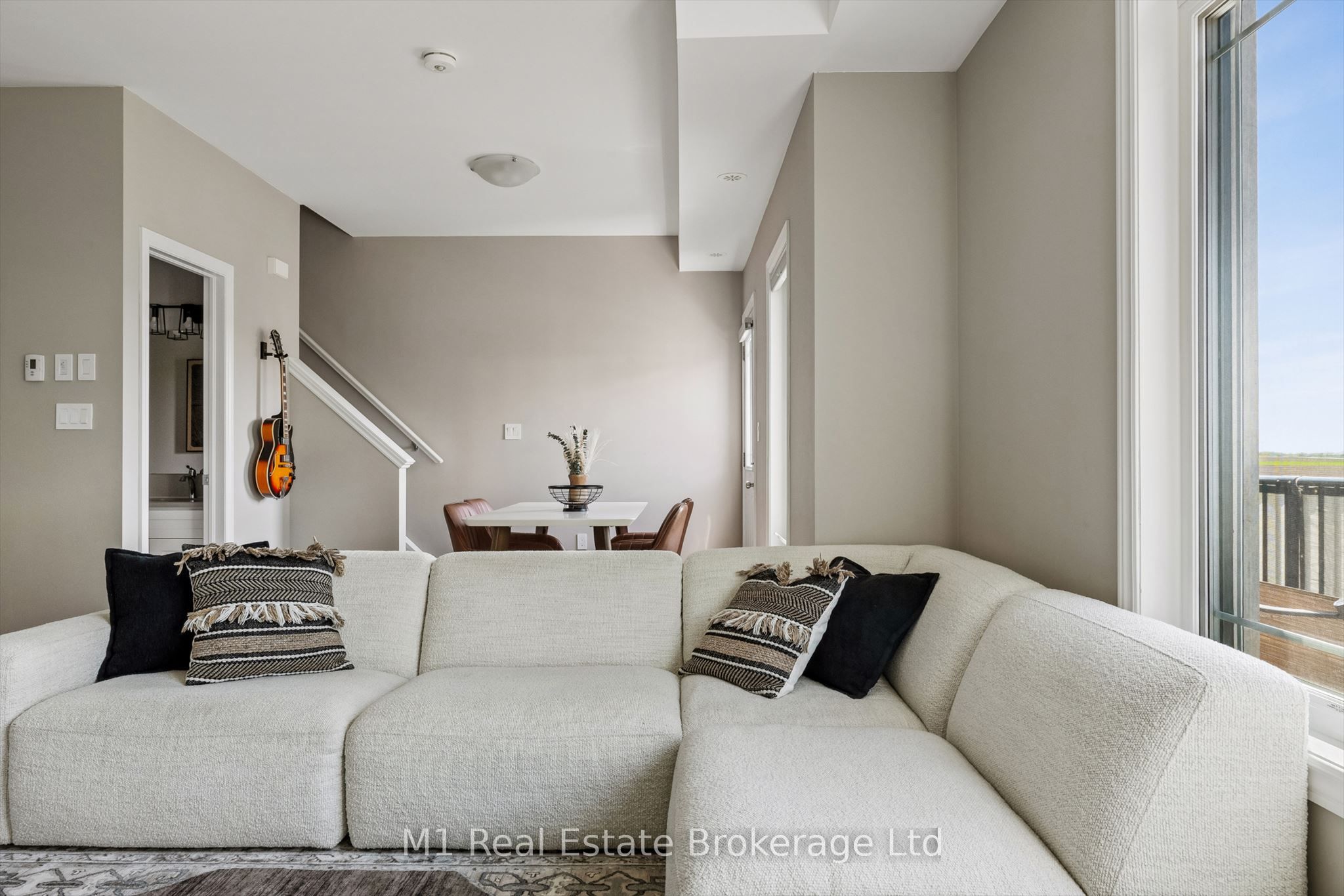 107 Westra Drive 17 Property Photo 10