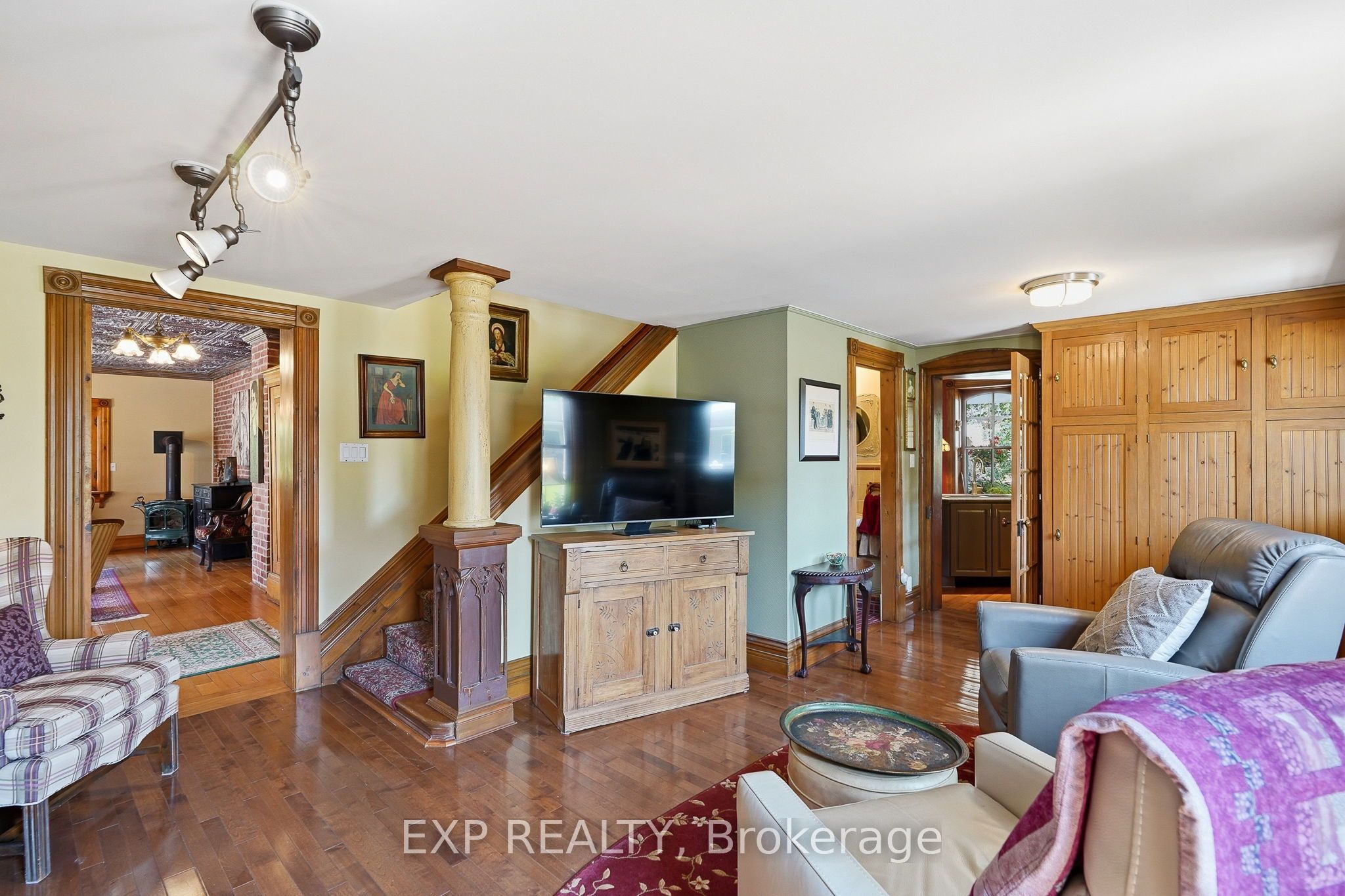 702 Dollard Street Property Photo 19