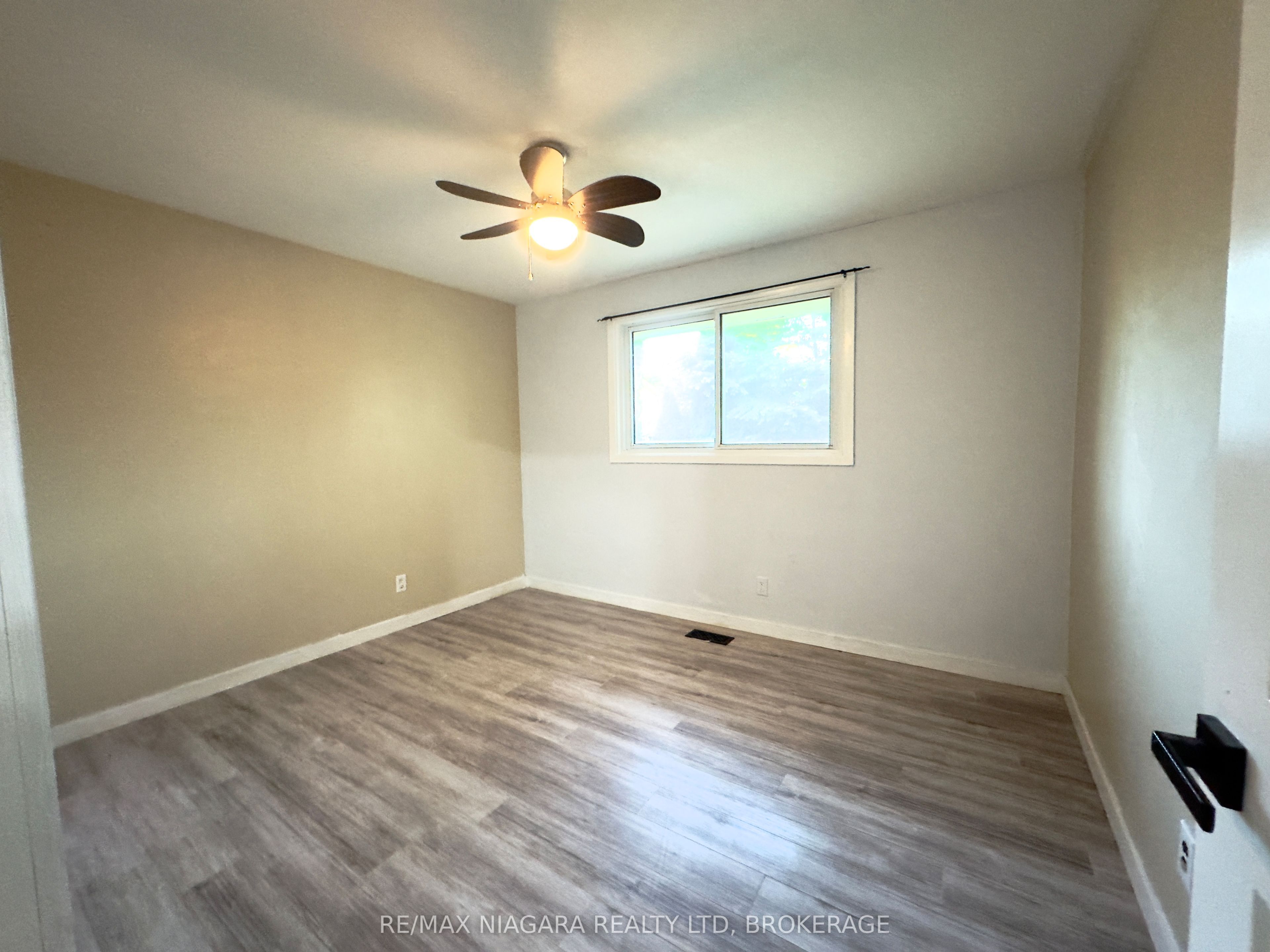 8 Lakehurst Drive Property Photo 15