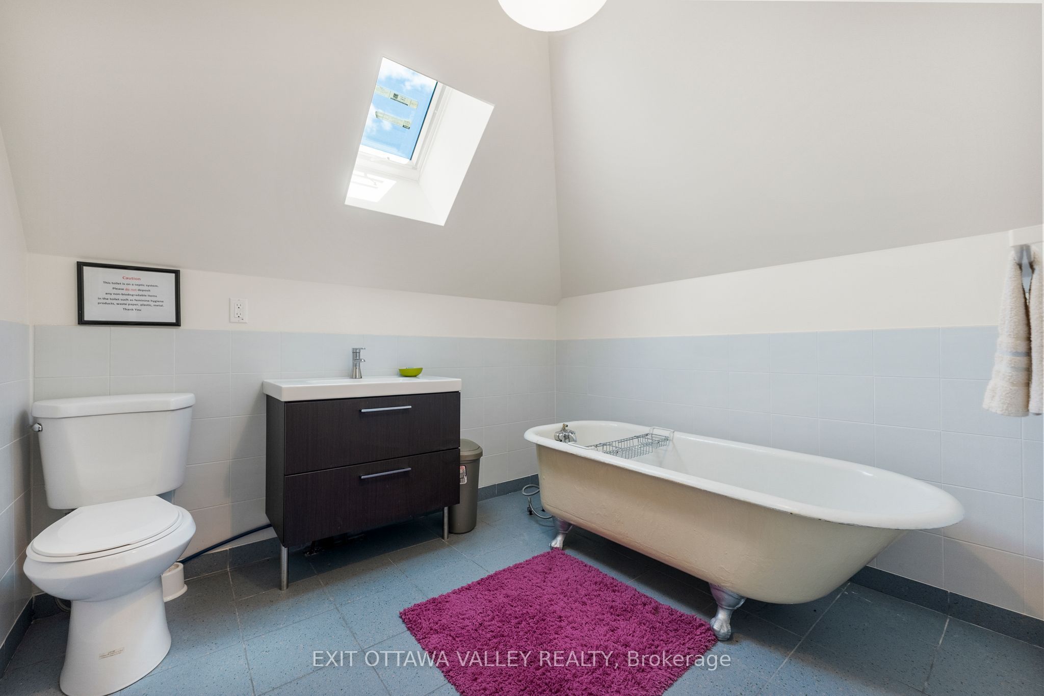 28084 Highway 41 Property Photo 18
