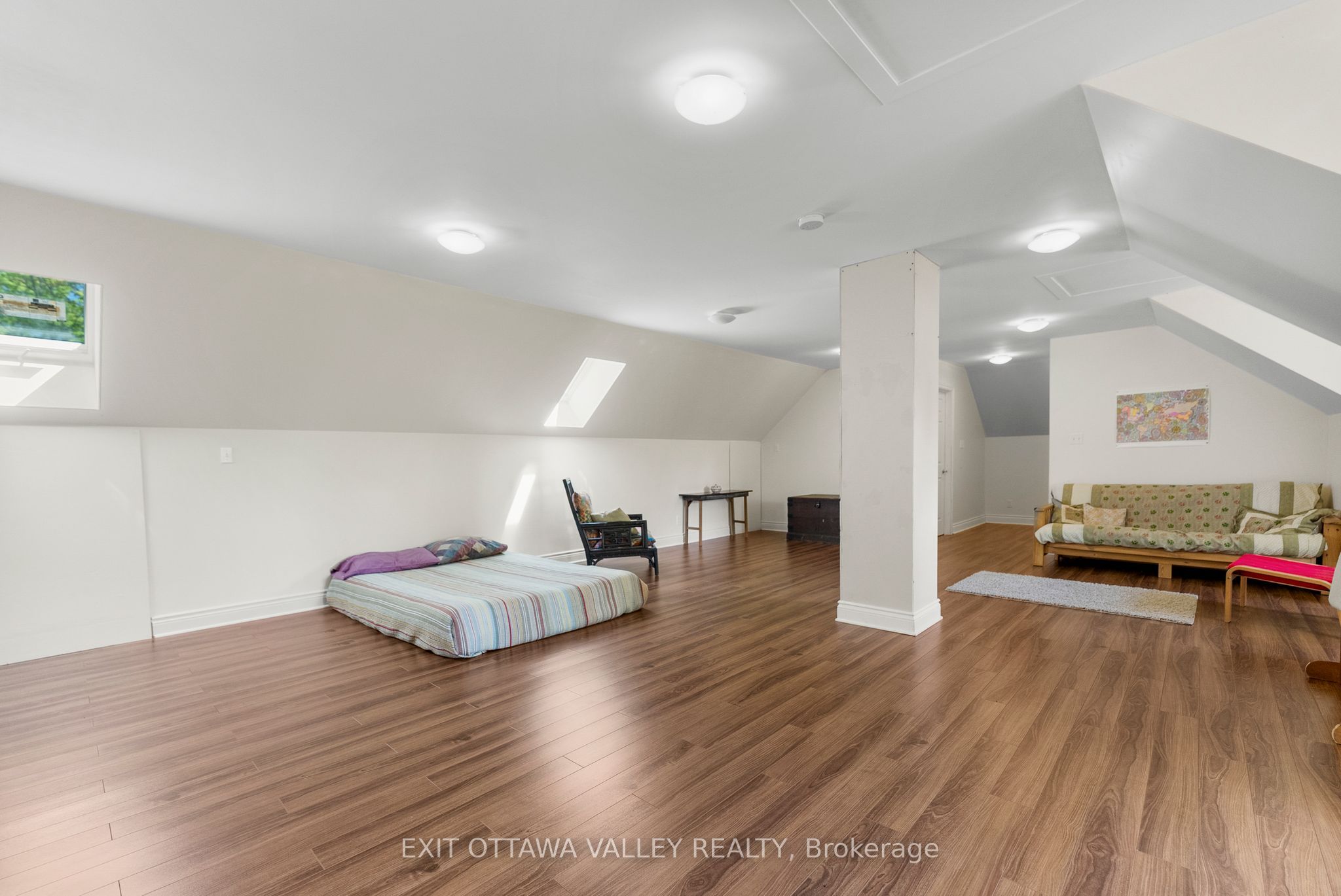 28084 Highway 41 Property Photo 20