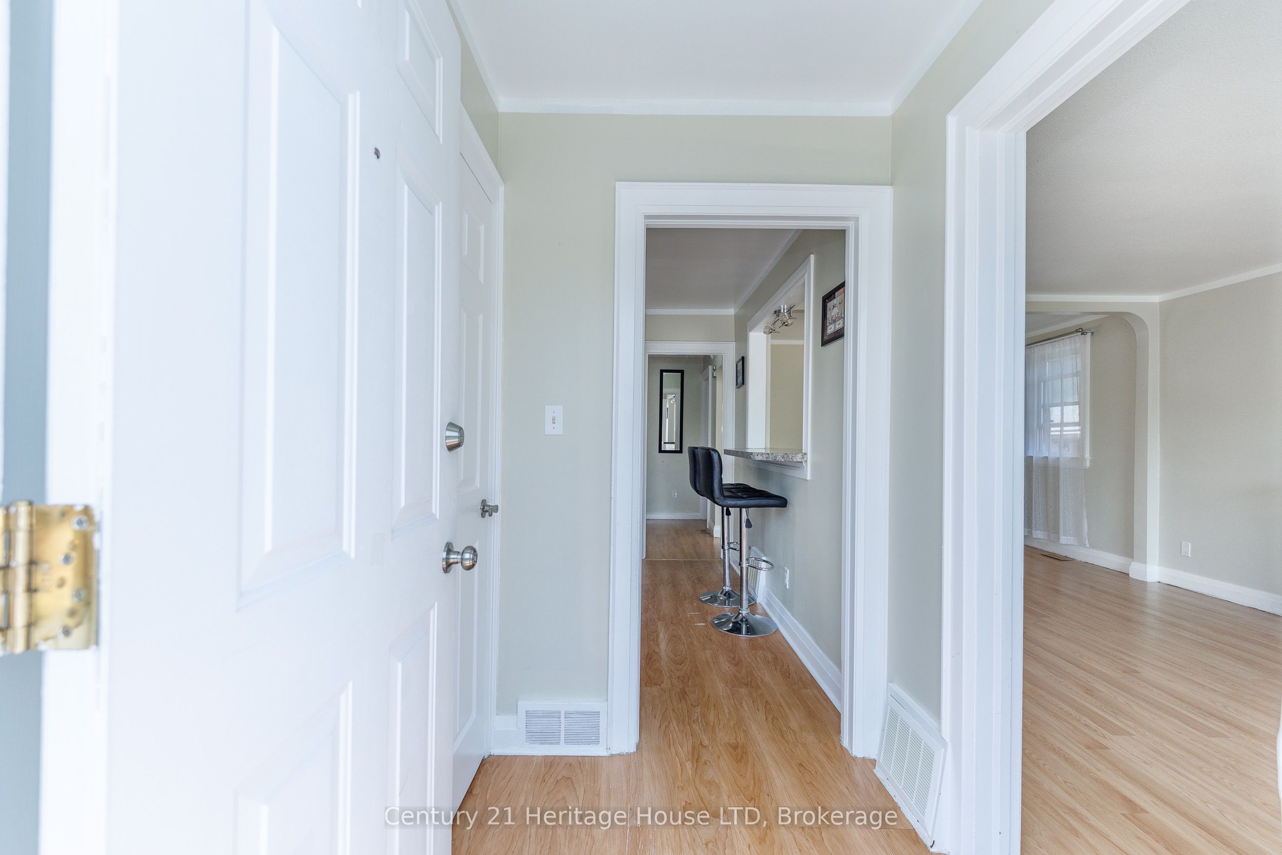 6477 Barker Street Property Photo 5