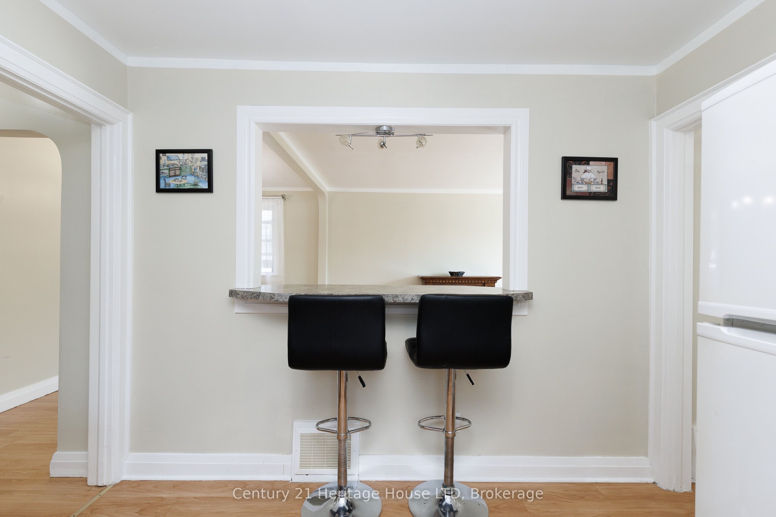6477 Barker Street Property Photo 13