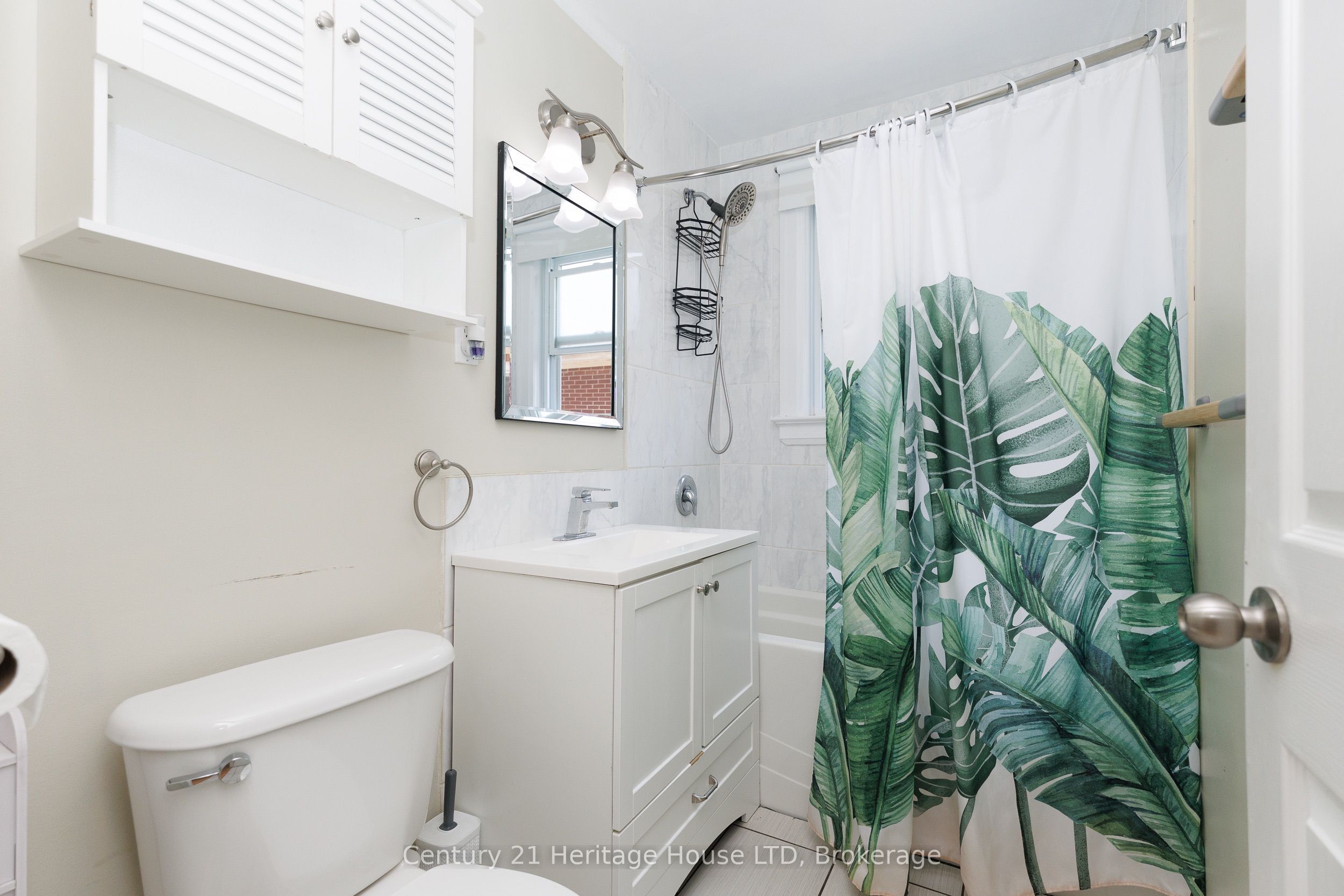 6477 Barker Street Property Photo 14